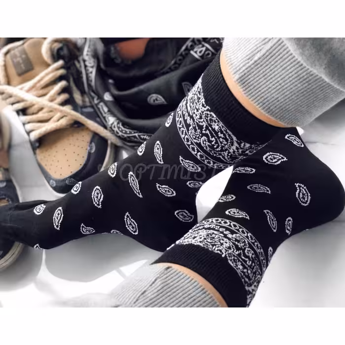 جوراب ساقدار طرح بته جقه زمینه مشکی نخ پنبه فری سایز