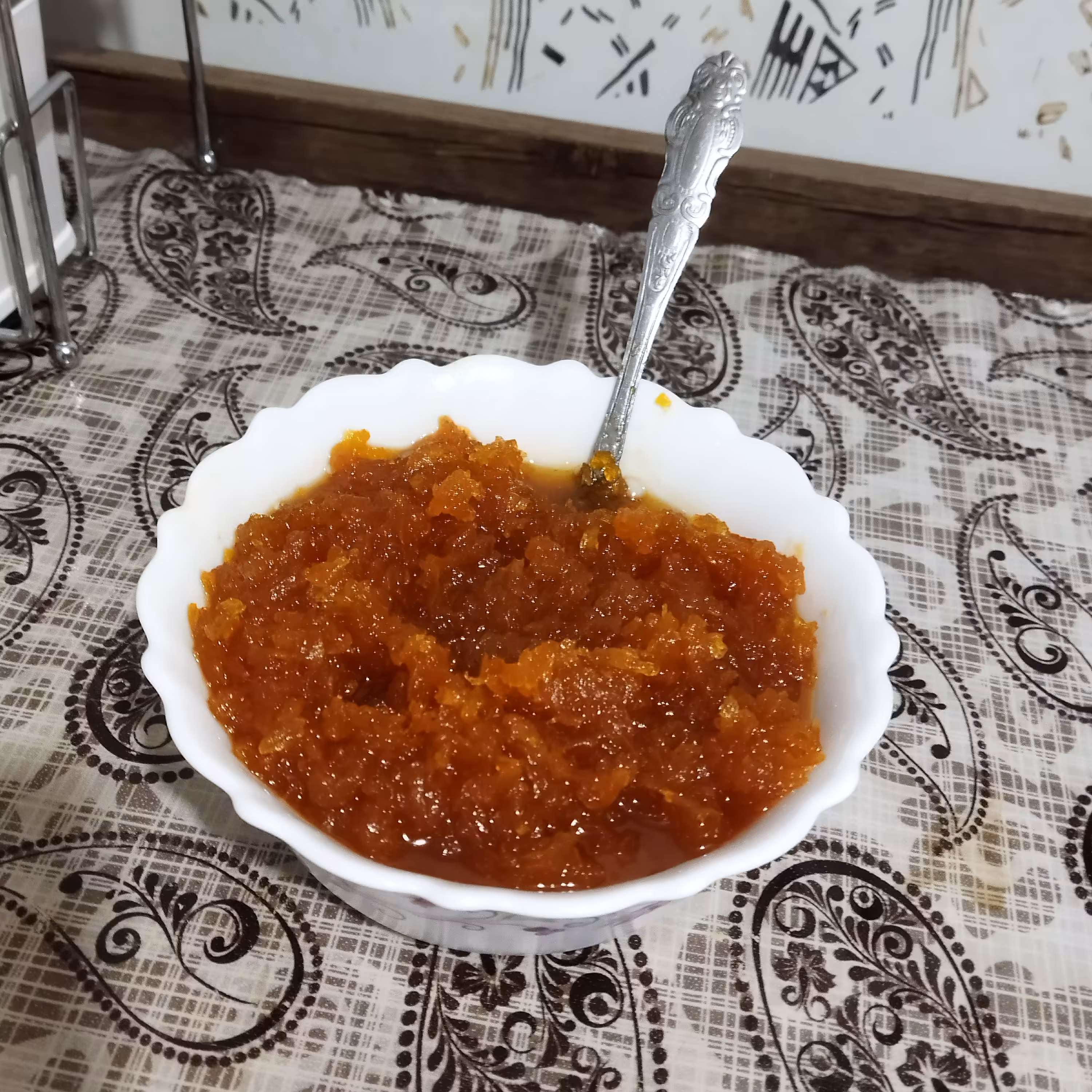 مربای خانگی خوش طعم وخوش رنگ هویچ بدون موادنگهدارنده1/5کیلویی