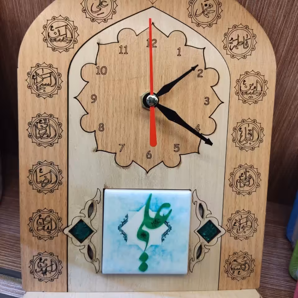 ساعت محرابی 14 معصوم با کاشی امیرالمؤمنین علیه السلام
