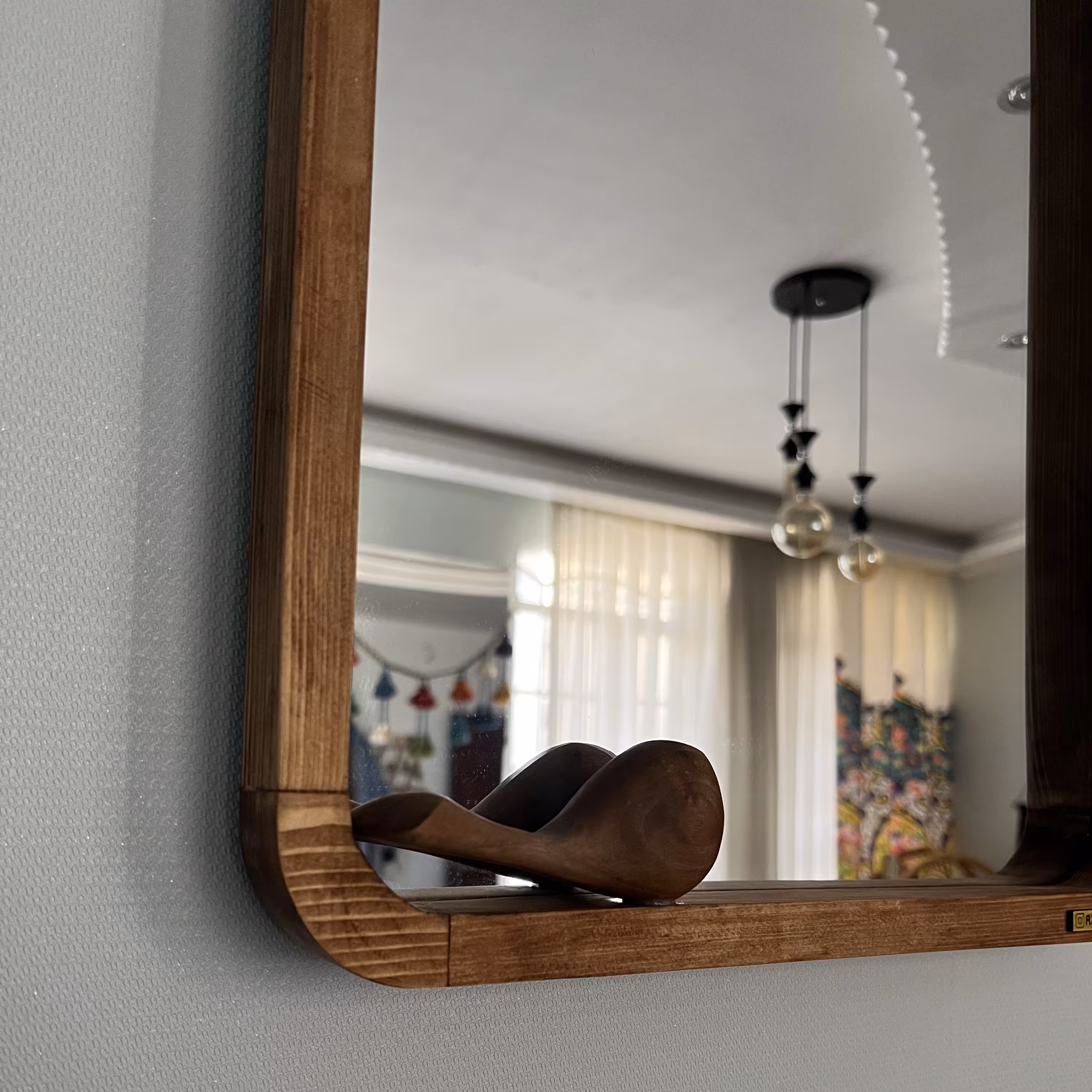 آینه ی  دکوراتیو  چوبی  مستطیل  همراه با گنجشک چوبی 