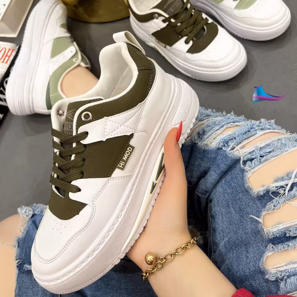 کتونی خارجی مارکدار  کد 751 اصل درجه یک کیفیت تضمینی