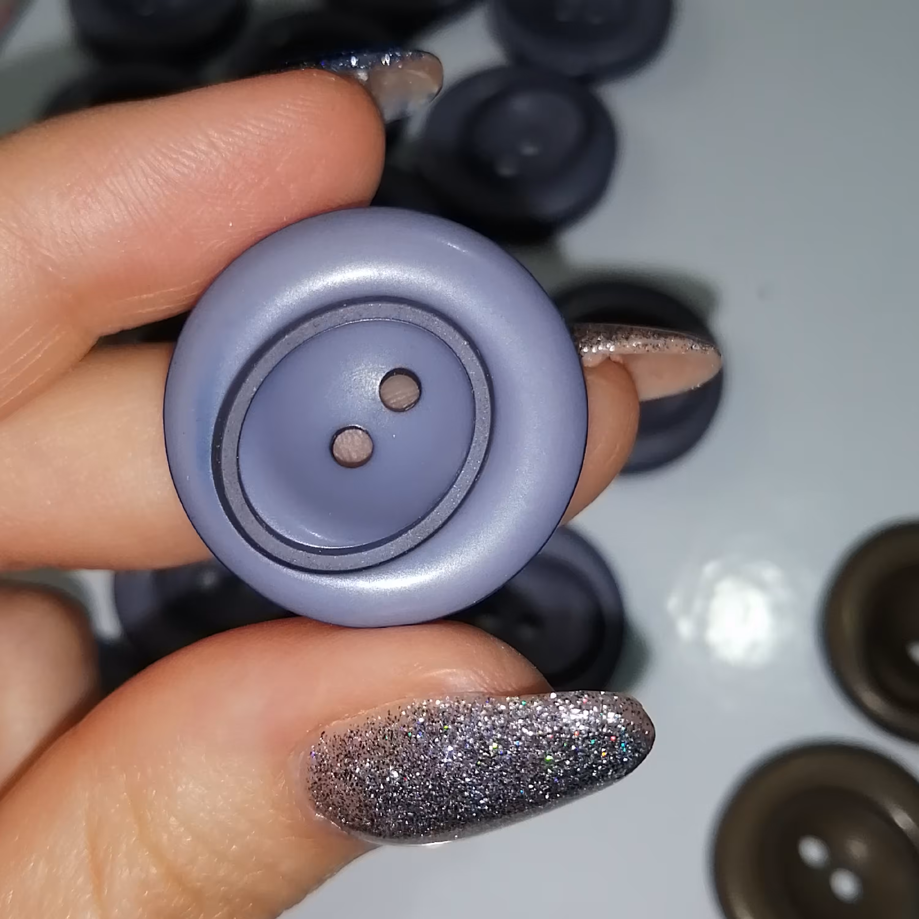 دکمه لباس طرح دار رنگ آبی متوسط در بسته 11  عددی 