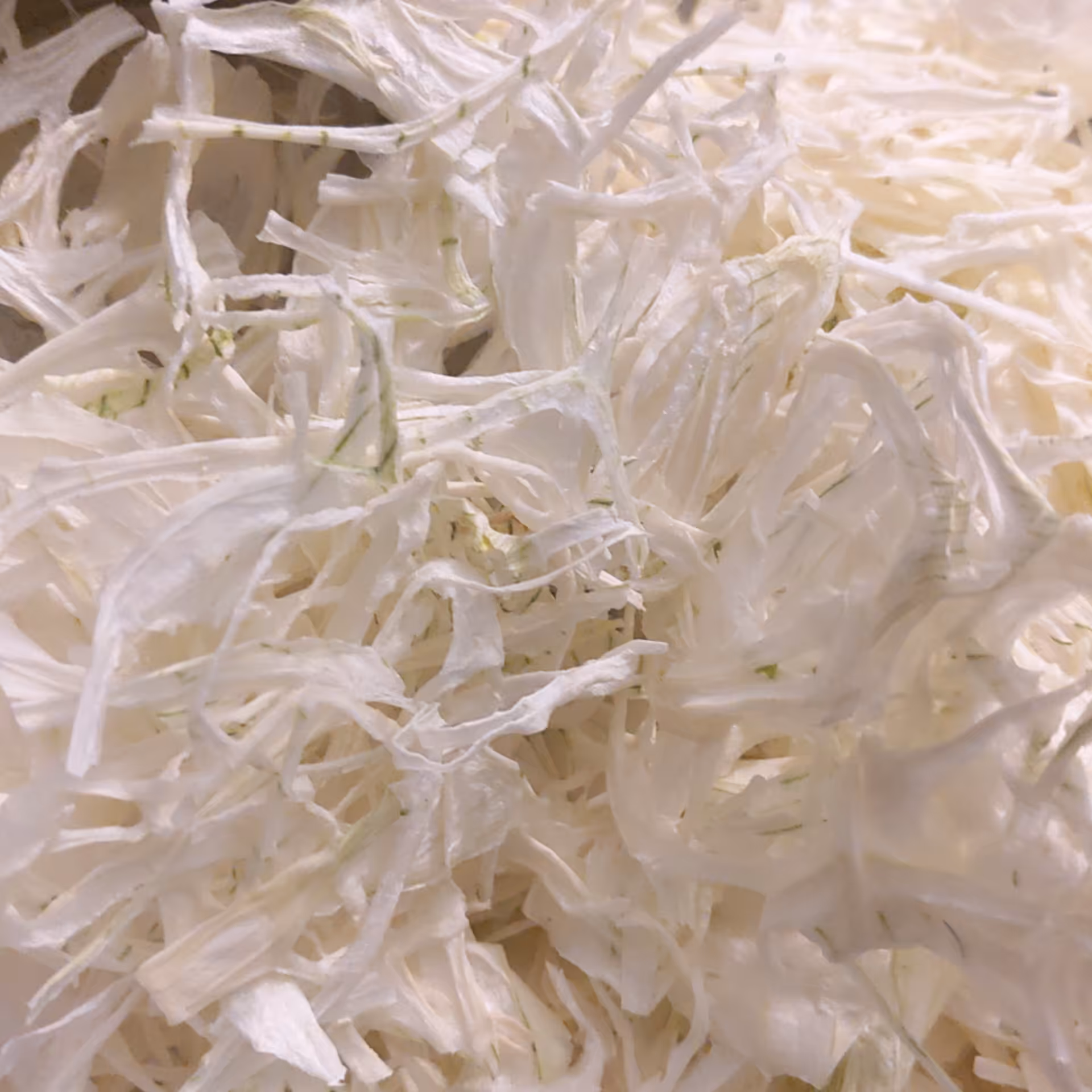 پیاز  خشک اسلایس یا خلالی سفید کاشان در بسته بندی 100 گرمی