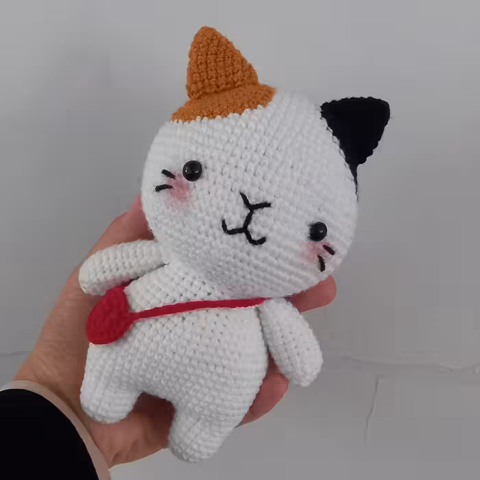 عروسک بافتنی گربه ملوس16سانتی بافت بارنگ دلخواه شما