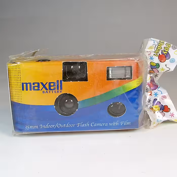 دوربین نوستالژیک یکبار مصرف MAXELL