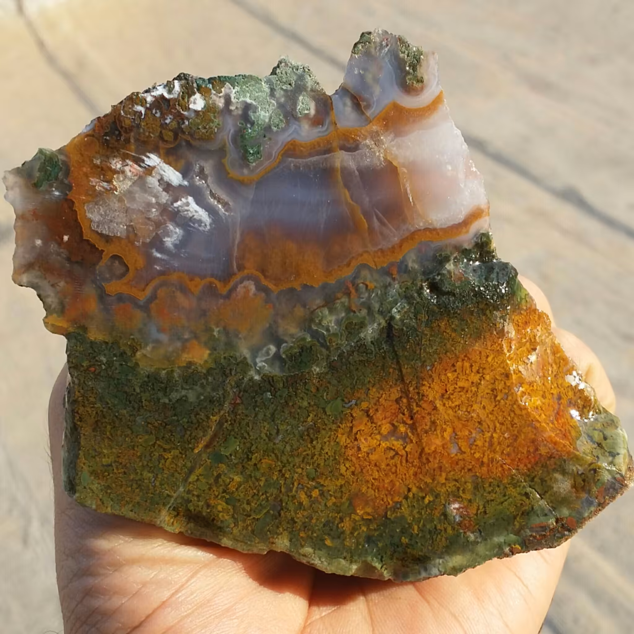 اسلایس سنگ راف درشت عقیق سلیمانی 3بعدی رنگی به همراه منظره پاییزی بسیار دیدنی کاملا طبیعی با قابلیت ساخت چندین نگین خاص
