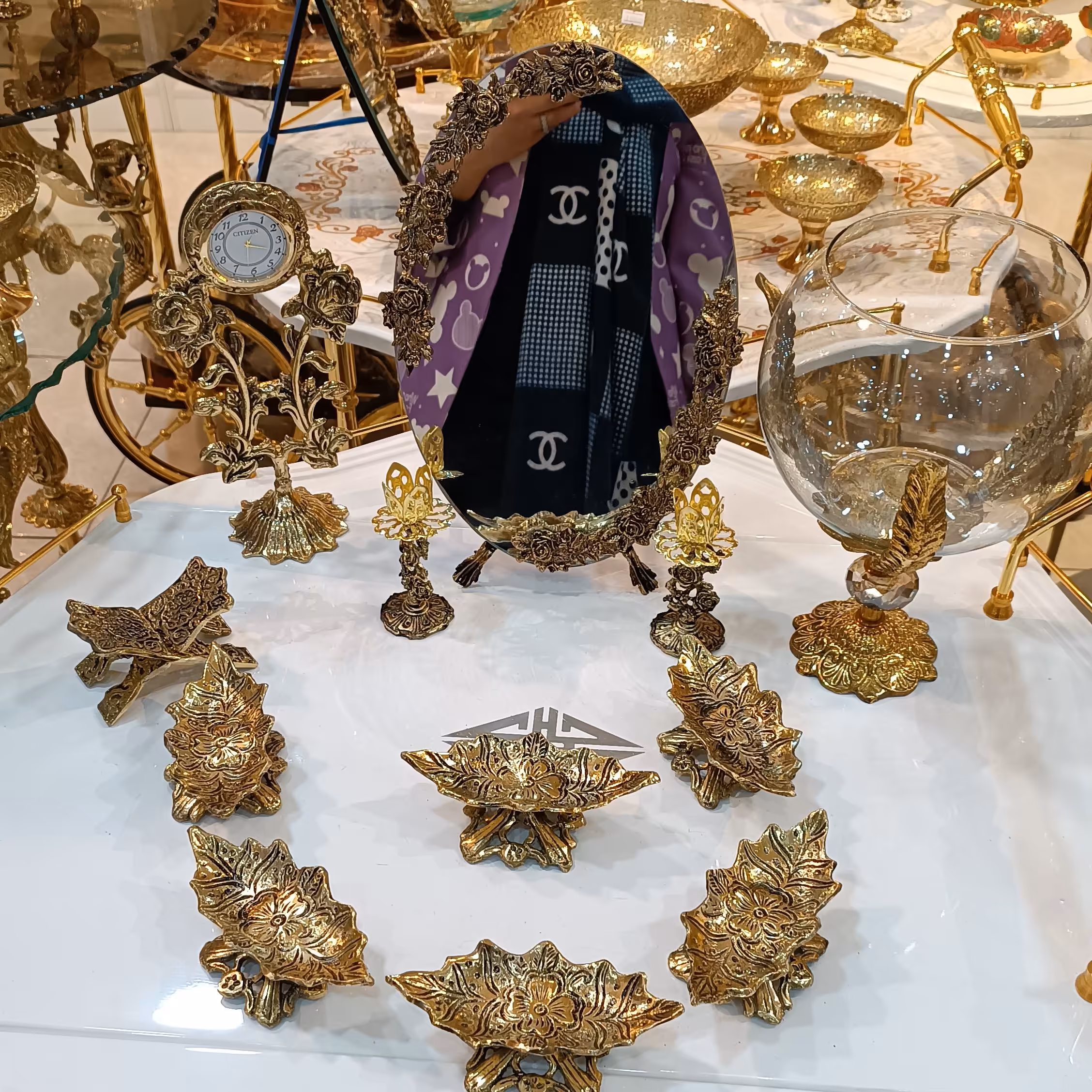 ست هفت سین برنجی (برنز) طرح کشکول پایه دارشامل :( تنگ ماهی در دو سایز بزرگ و کوچک، رحل قران، آینه 