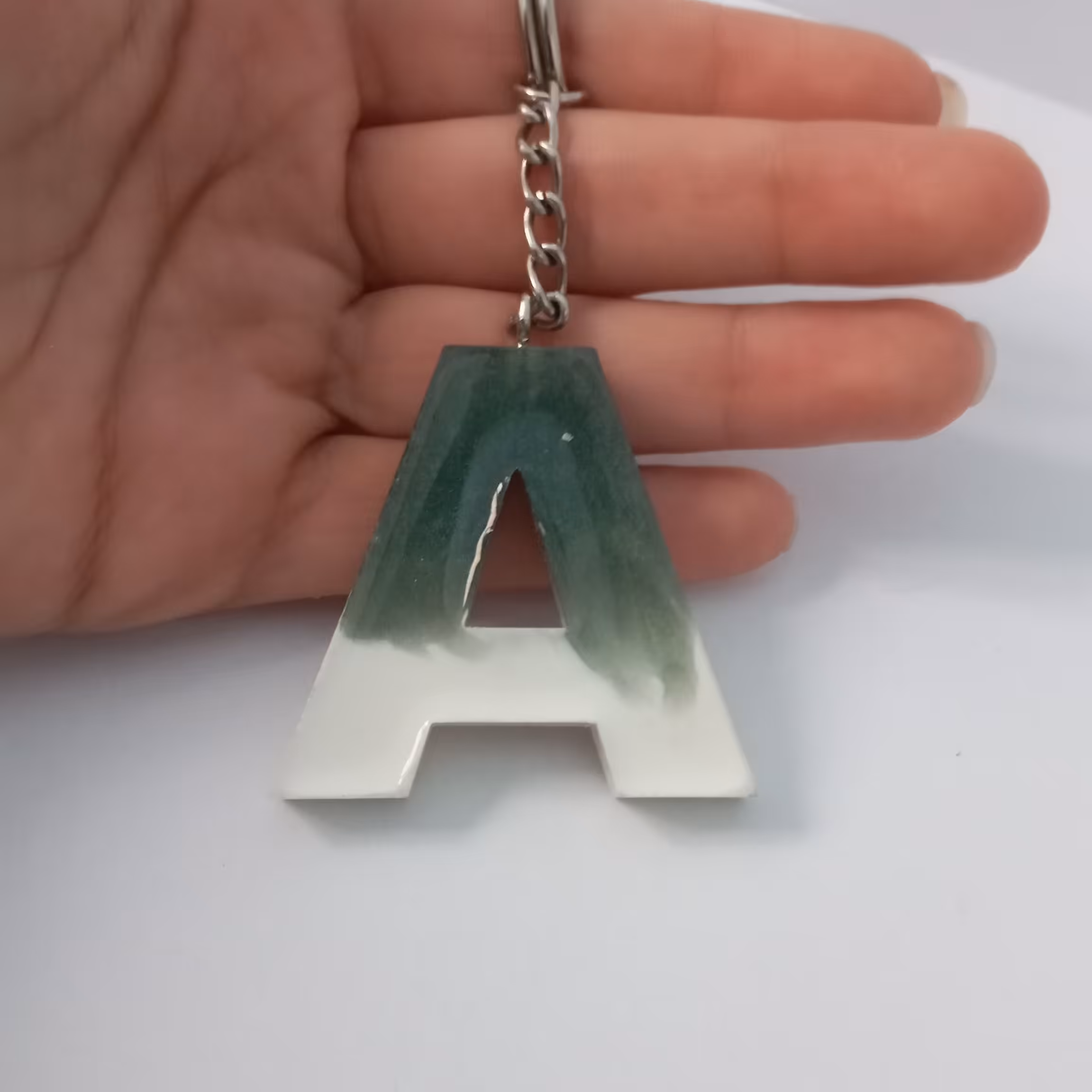 حروف رزینی سبز  و سفید