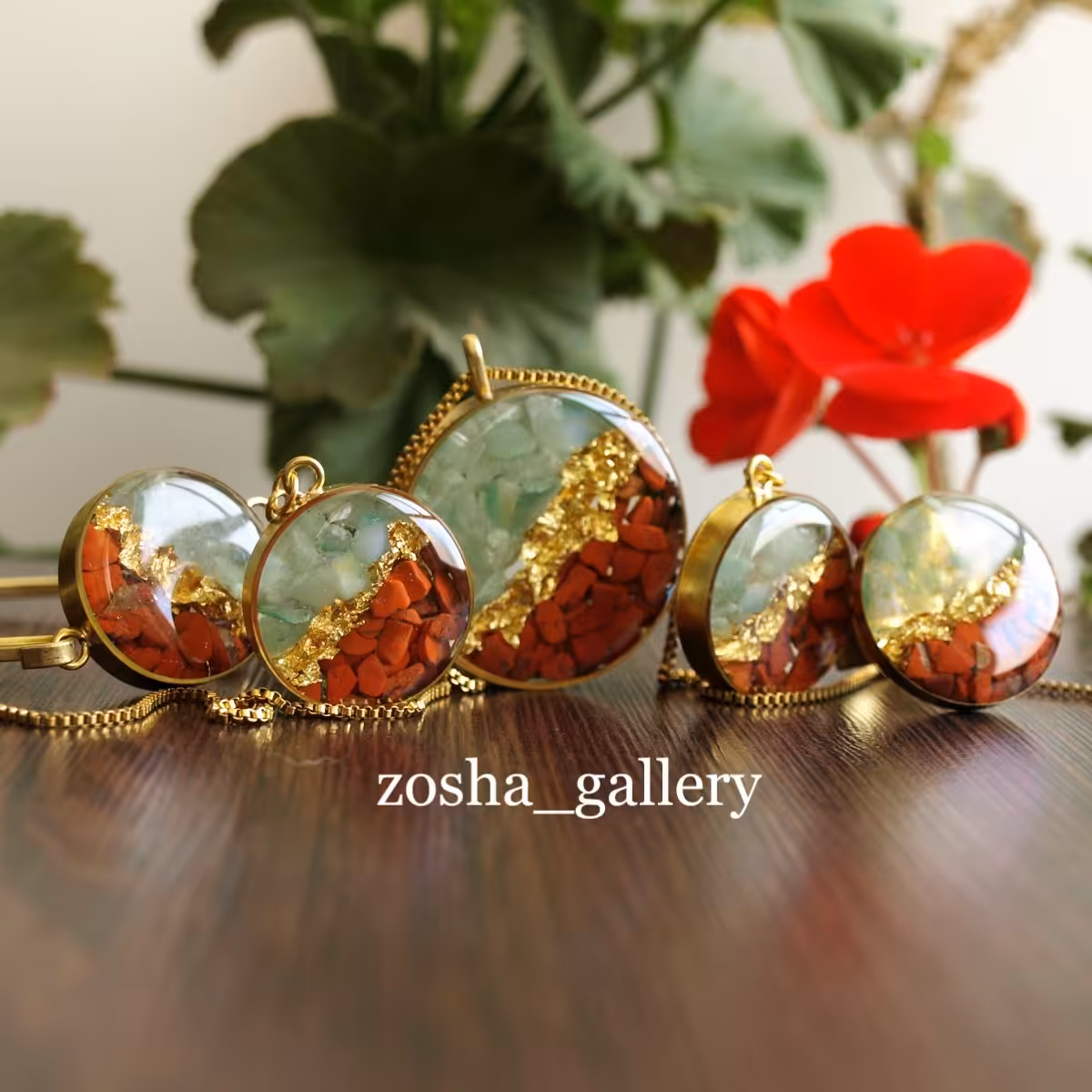 ست کامل شامل آویز،گوشواره ،انگشتر و دستبند