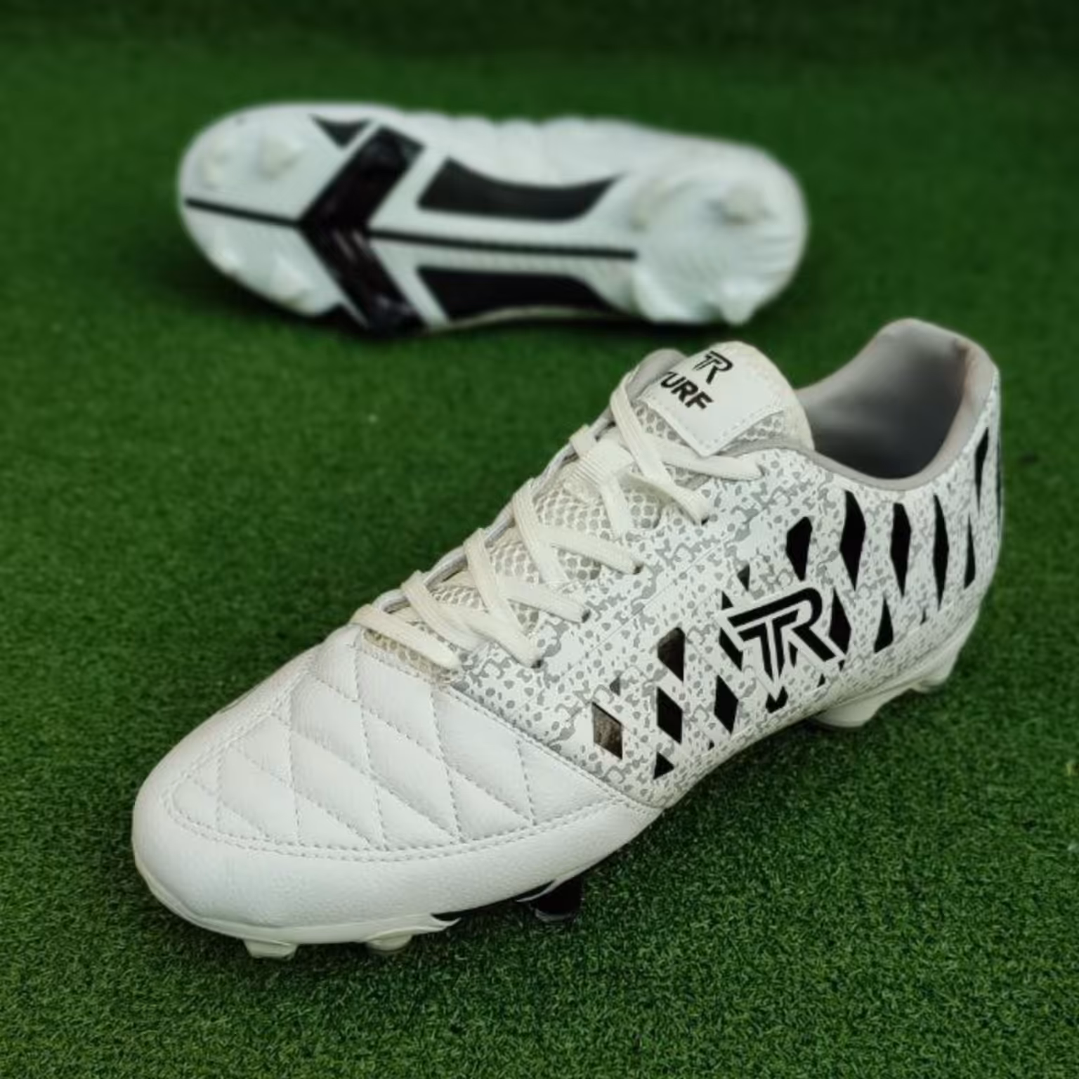 کفش فوتبال تورف اورجینال رنگ شماره 2