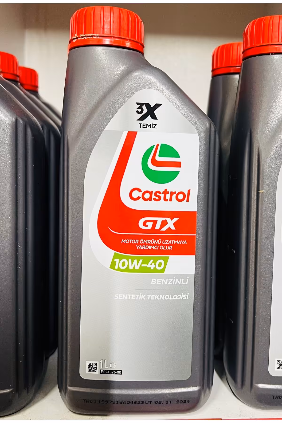روغن و مکمل موتور GTX 10W40 3X وسایل نقلیه بنزینی تمیز 1 تاریخ تولید LT 11 2024 Castrol