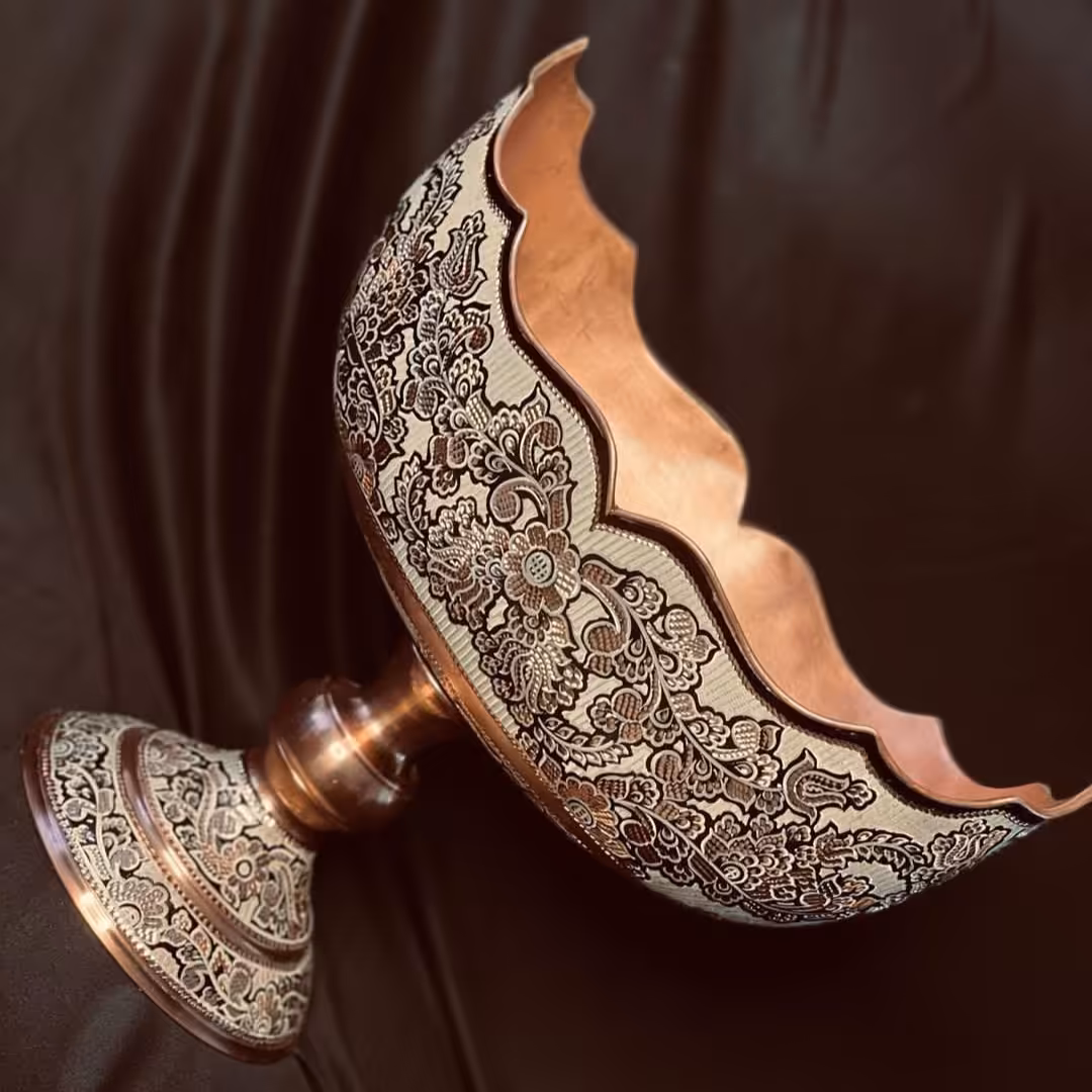 کشکول دلبری مس نقره کوب وزن 850گرم طول 30سانت بسیار فاخر و کلکسیونی با ضمانت نامه 10ساله