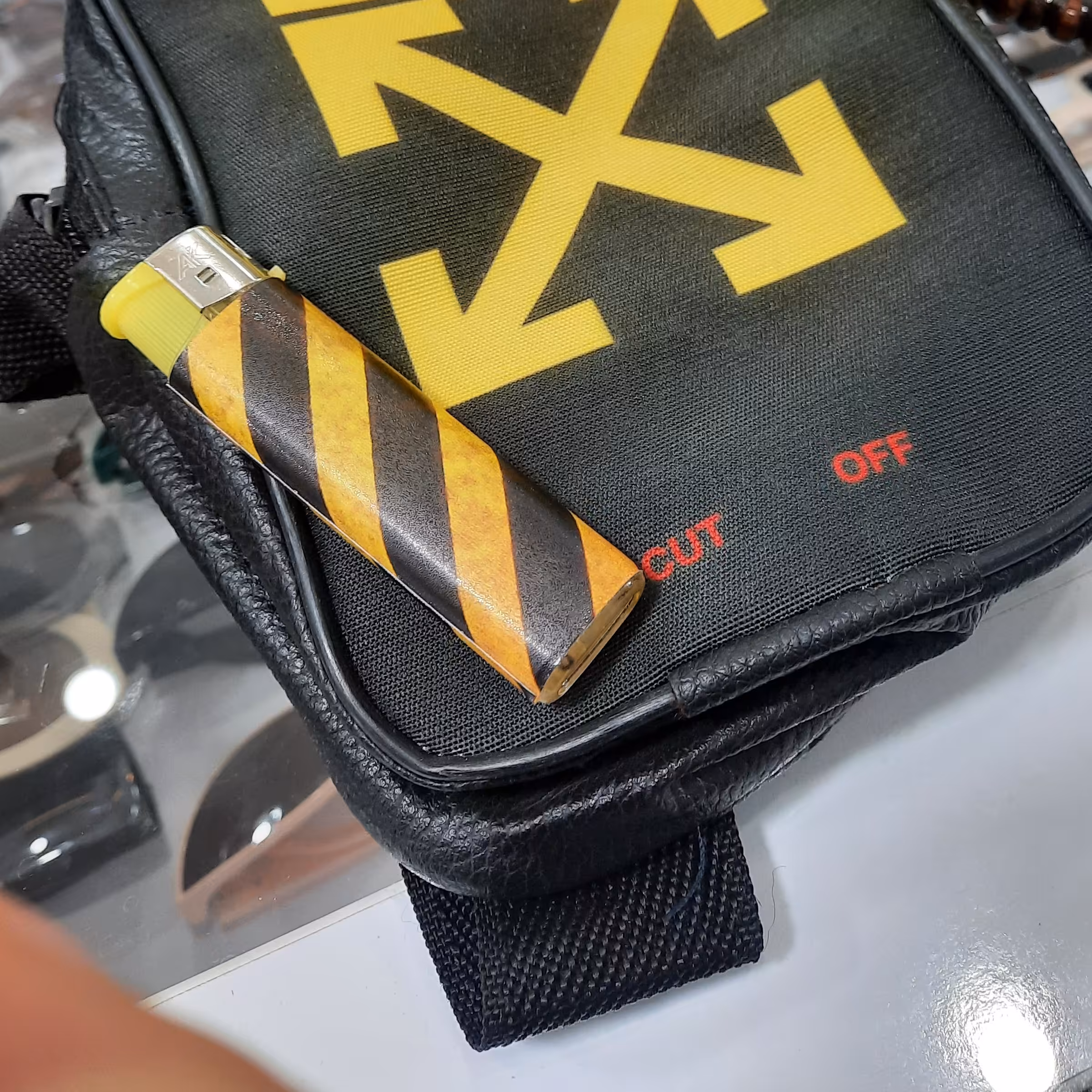 فندک فانتزی زرد مشکی کیفیت چاپ عالی