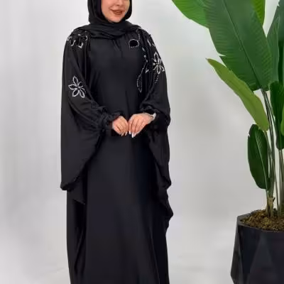 عبایی سنگدوزی استین چین دار