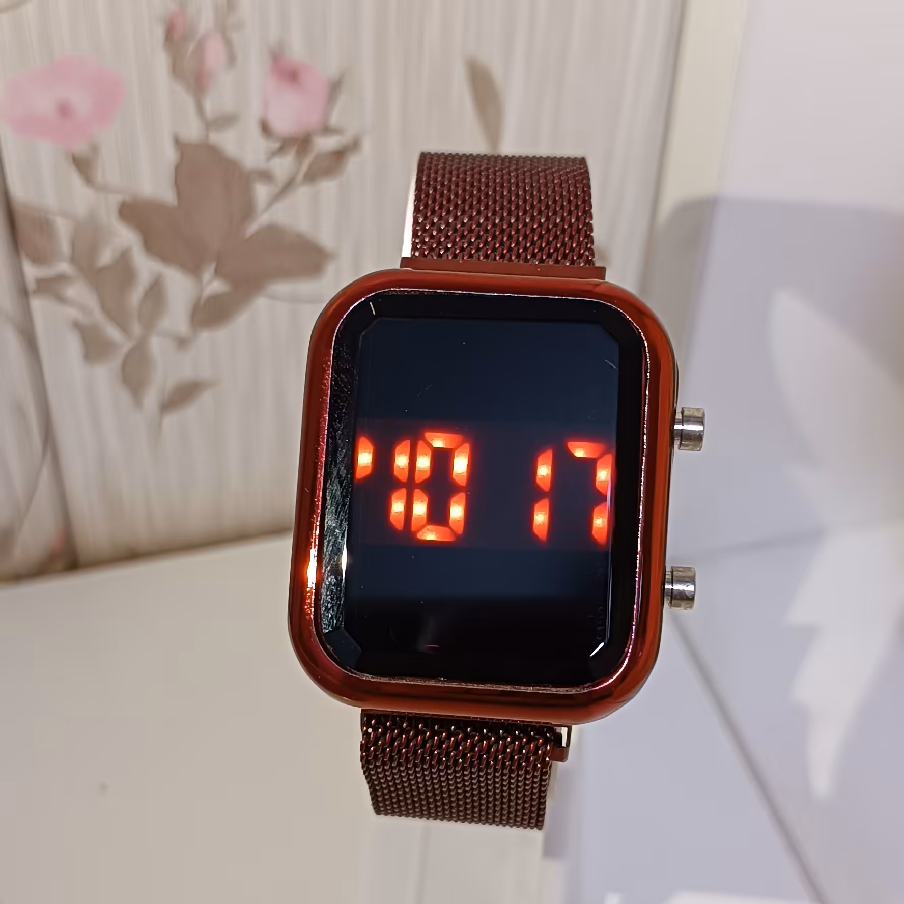 ساعت مچی اسپرت کامپیوتری بند سیلیکونی صفحه مستطیل کیفیت مناسب زرشکی بند حصیری (کد82)