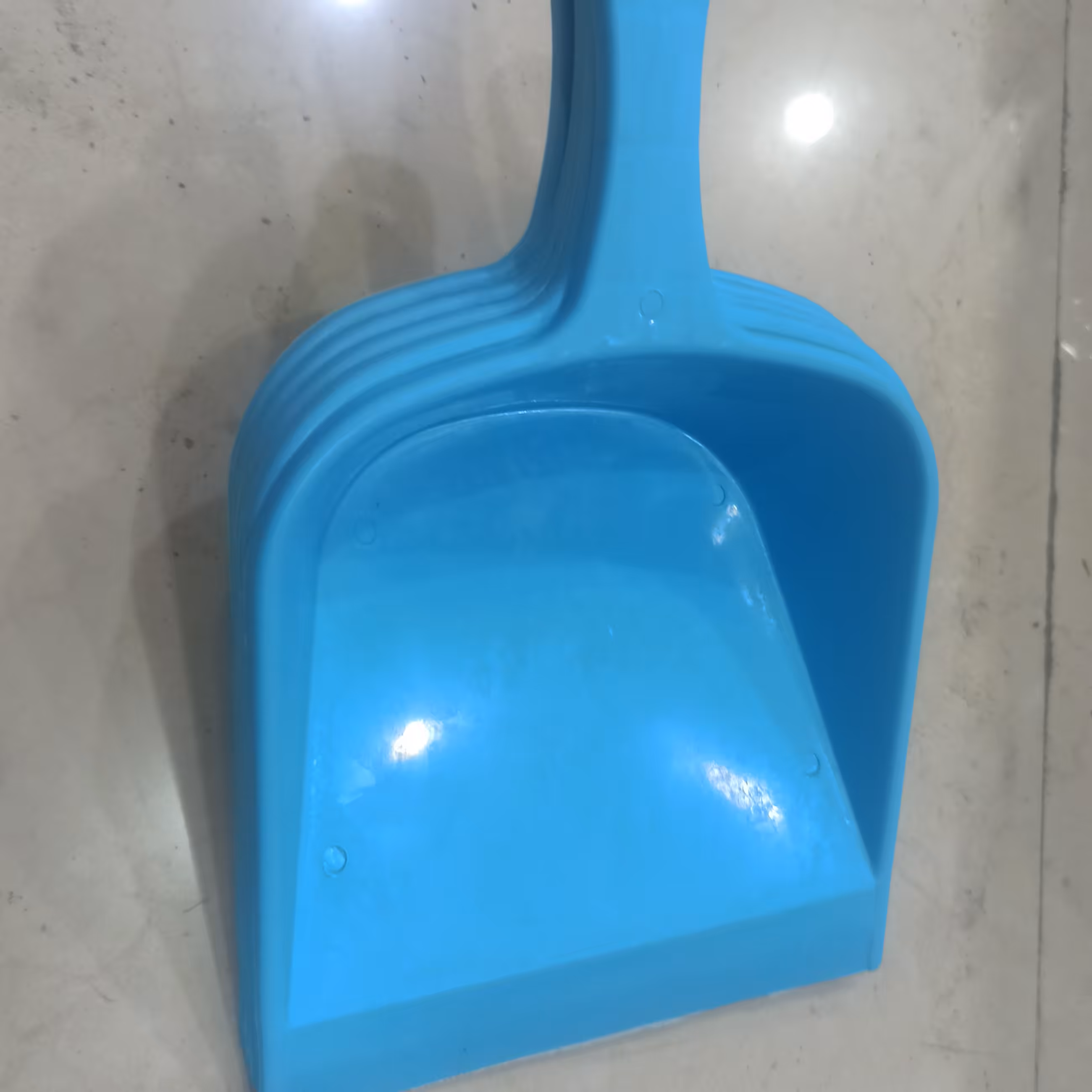 خاک انداز پلاستیکی