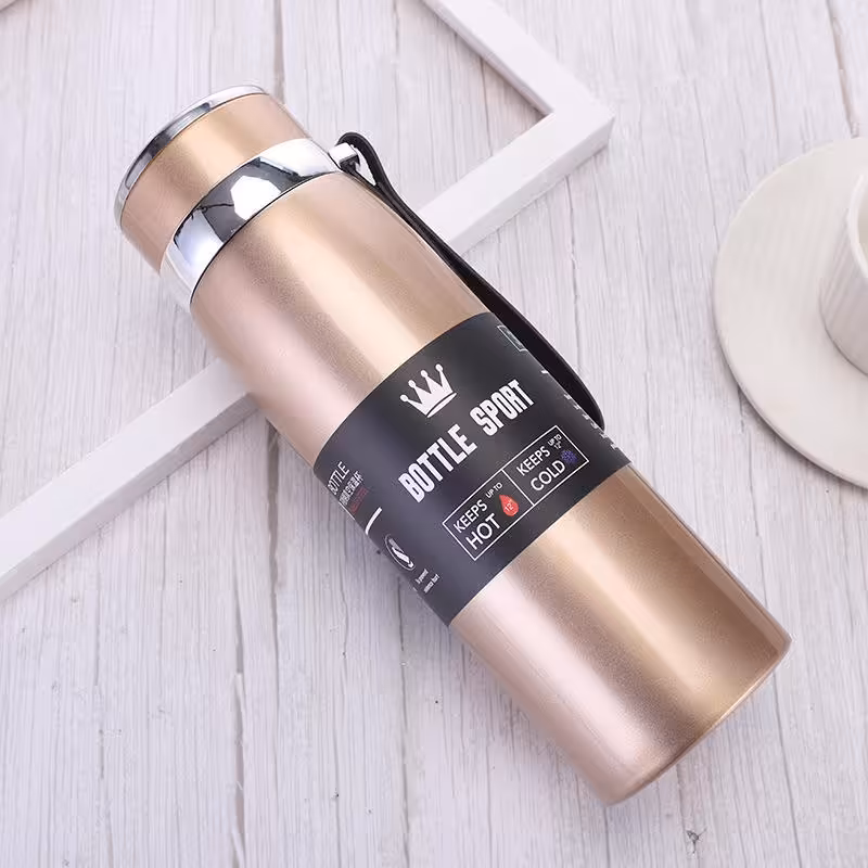 فلاسک درب پیچی اسپرت طلایی 800 میل