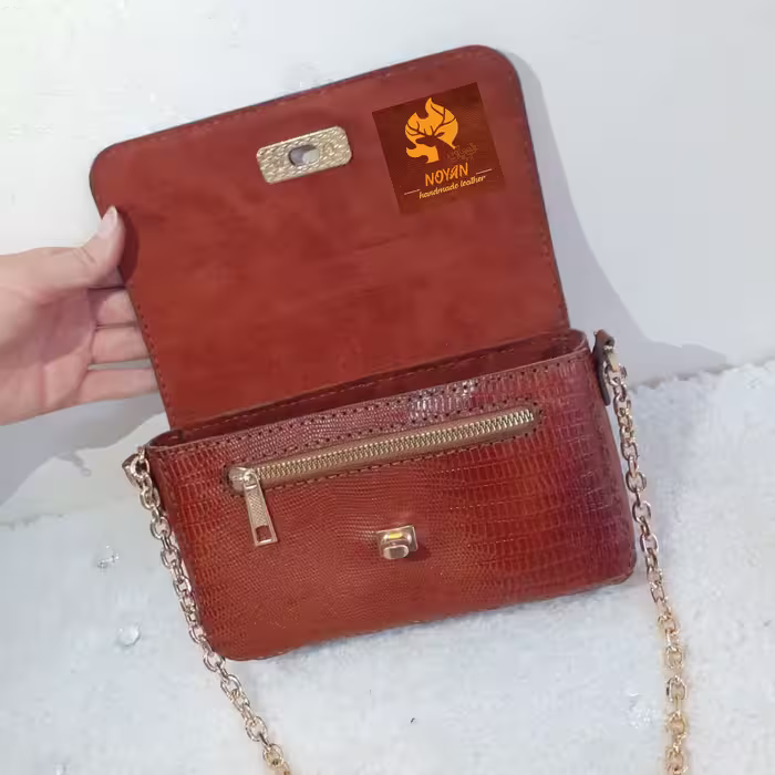 کیف دوشی زنانه چرم طبیعی گاوی  دستدوز