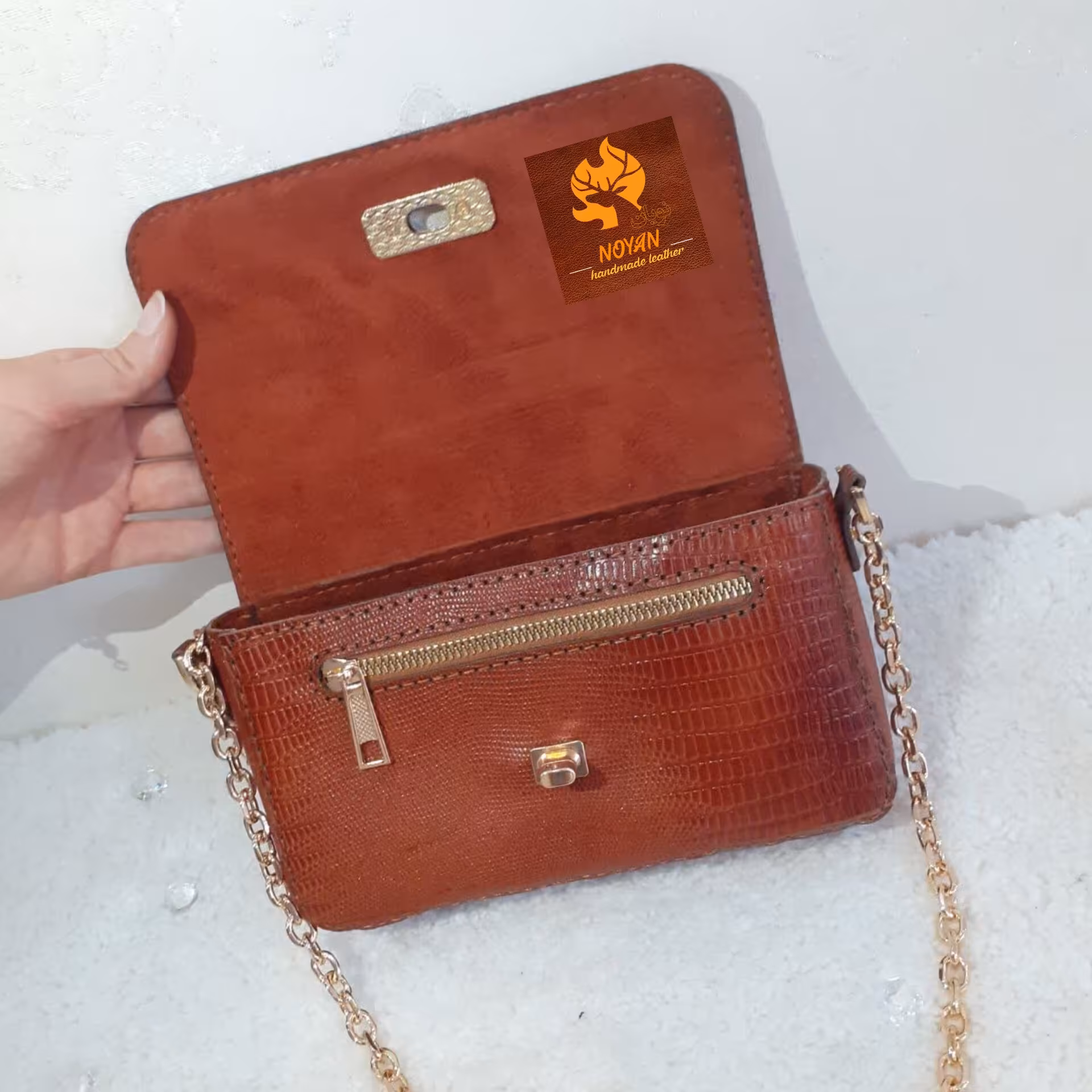 کیف دوشی زنانه چرم طبیعی گاوی  دستدوز