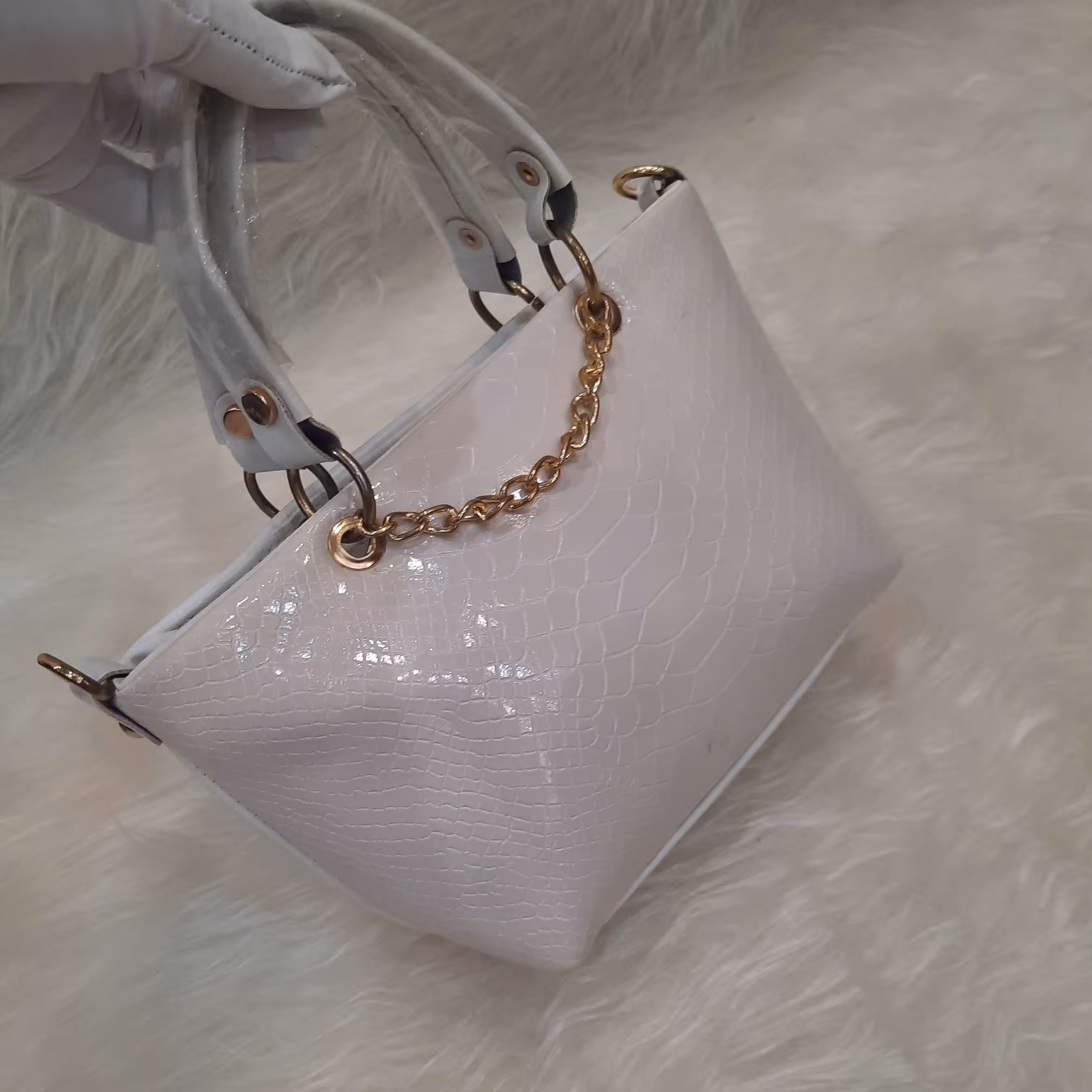 کیف زنانه کیف مجلسی کیف ابی کاربنی کیف جلو زنجیر دار کیف شیک کیف پاسپورتی کیف ورنی کیف دستی کیف کرمی کیف دخترانه