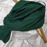 شال پلیسه  ریز  وارداتی  زیباو عرض و طول زیاد  قابل استفاده در هوای سرد و بهار ه 