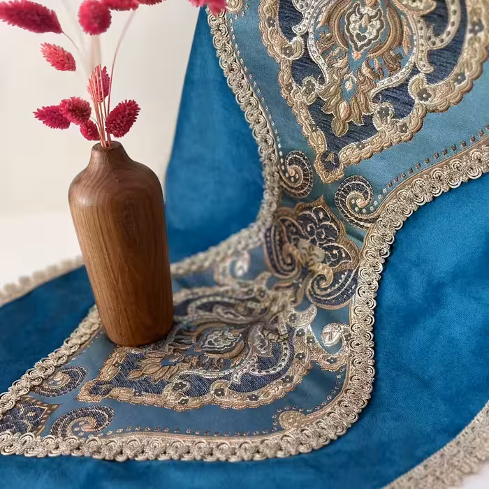 رانر میز جلو مبلی یا میز نهار خوری طرح آنتیک بلژیکی آبی سلطنتی