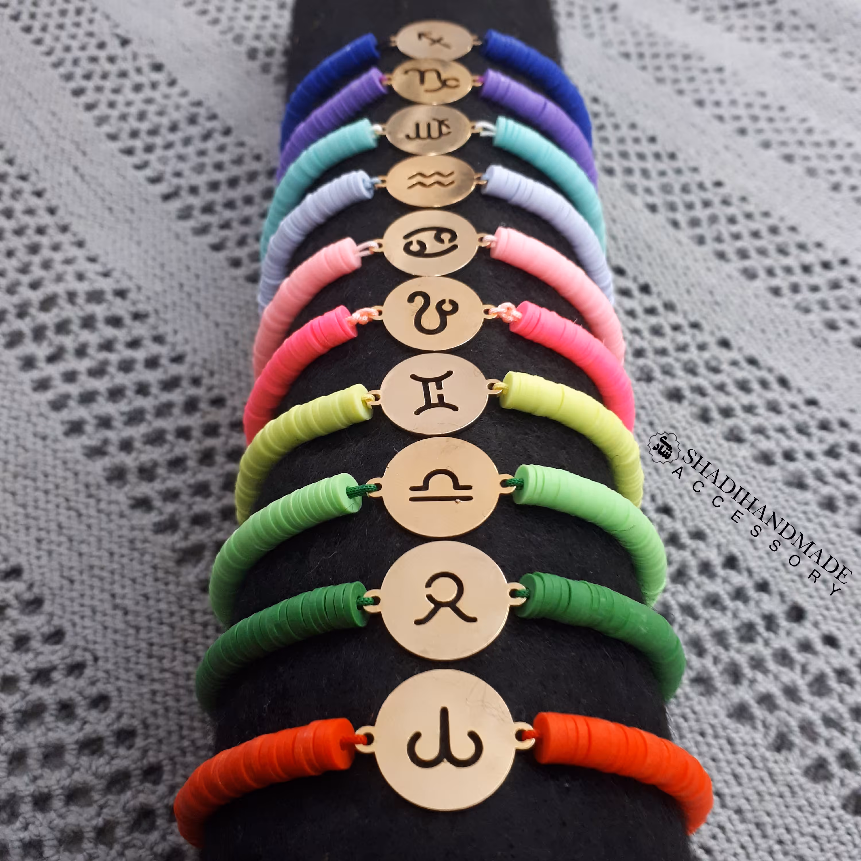 دستبند ماه تولد