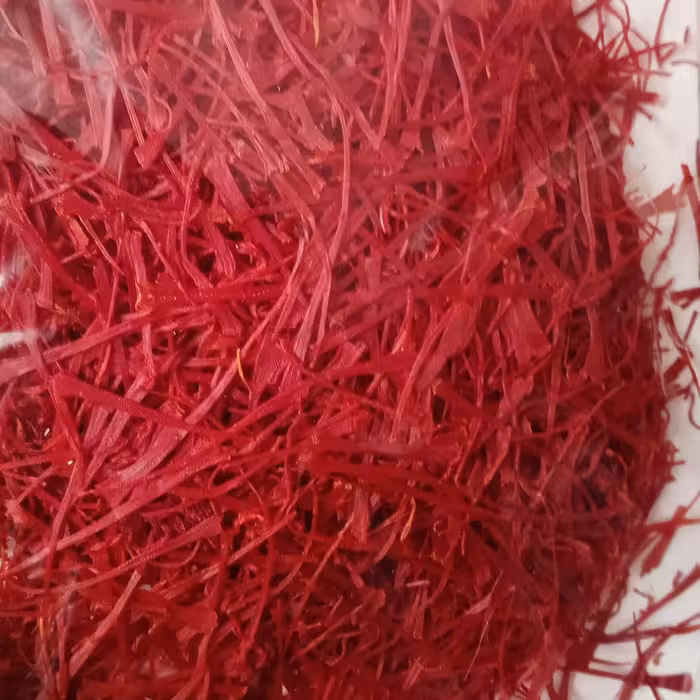 زعفران سرگل قائنات کیفیت خوب  یک مثقالی کامل  با عطر و رنگ طبیعی