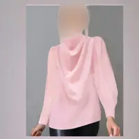 شومیز یقه بسته جلو پیله.سایز 38 تا 44. تک رنگ صورتی. جنس کرپ الیزه