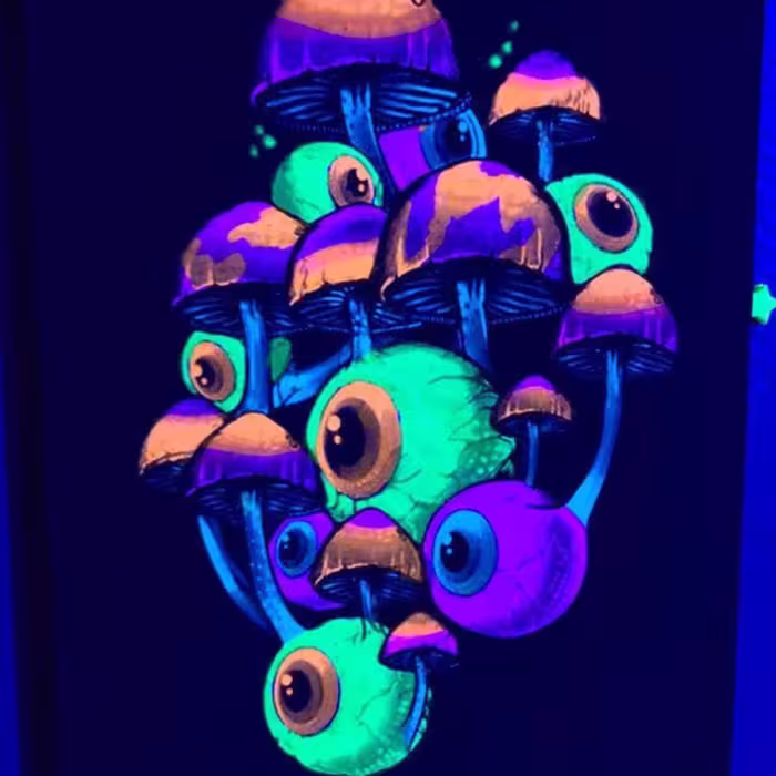 تابلو بلک لایت با طرح چشم سایز 70 در 100 سانتی متر Blacklight