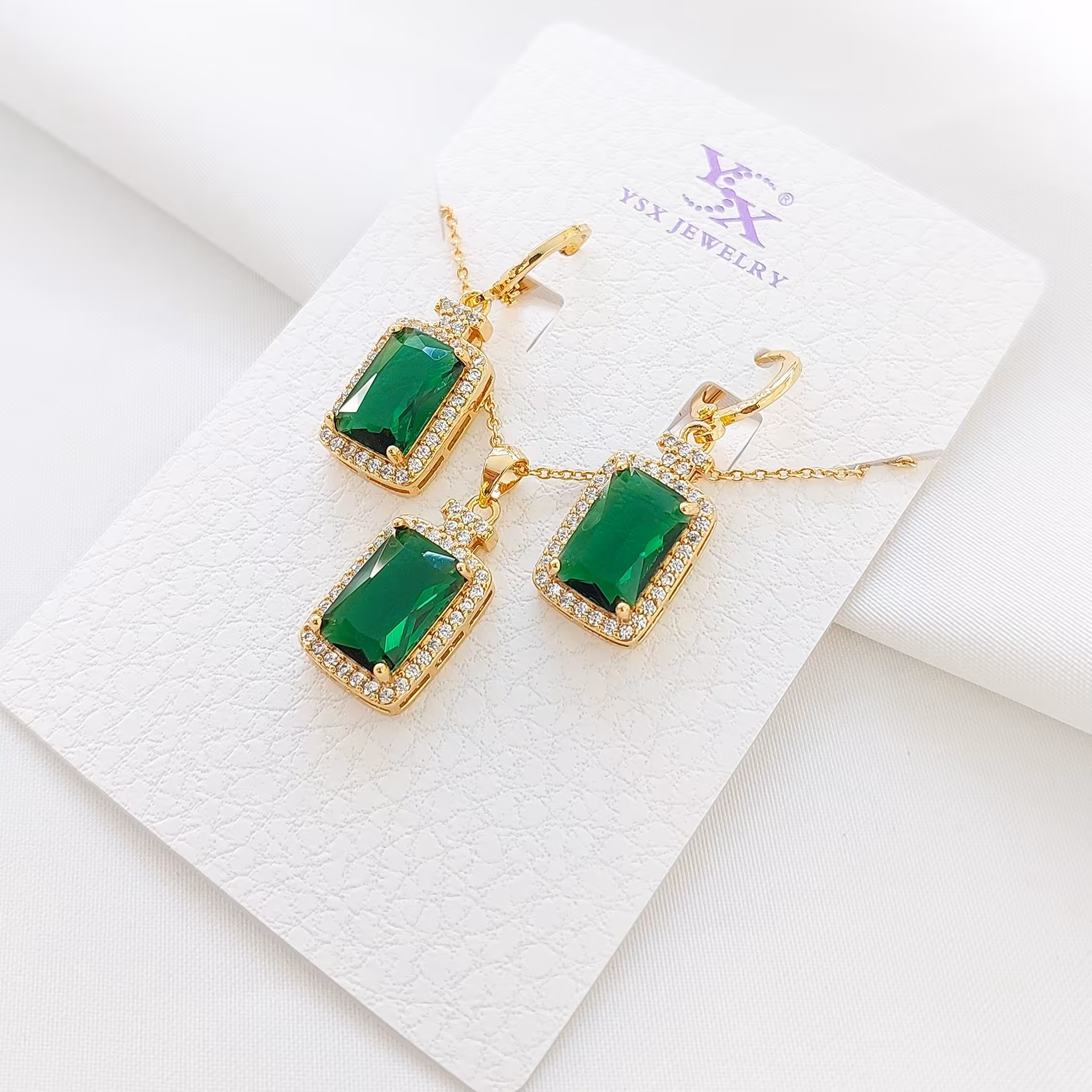 نیمست زمردی طرح طلا از برند ysx