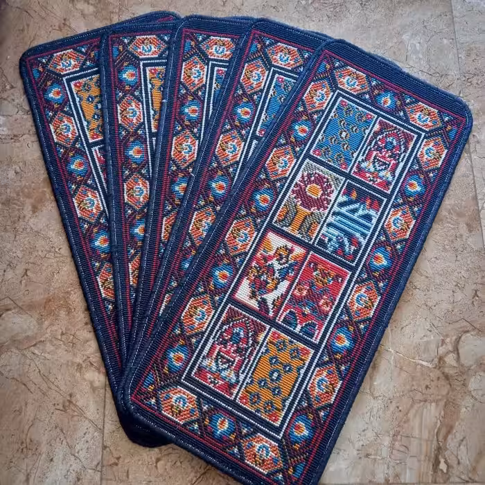 روپله ای گلیم طرح خشتی (30در80)(هزینه ارسال باخریداروپس کرایه میباشد)