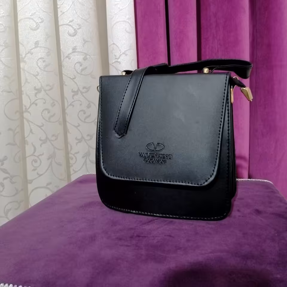 کیف دستی زنانه تک رنگ مشکی 19 در 18 سانت(کوچک)