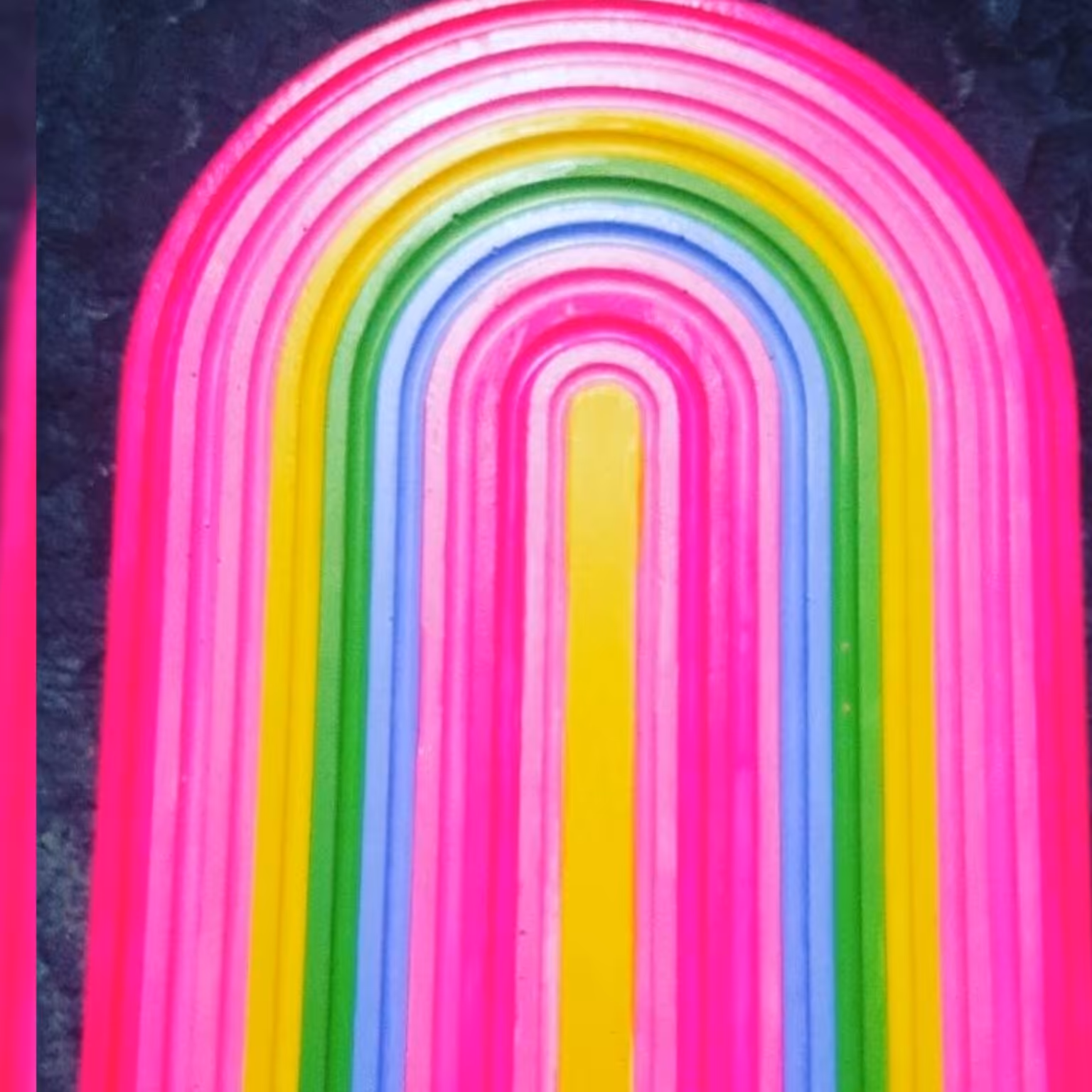 استند رنگین کمان 2