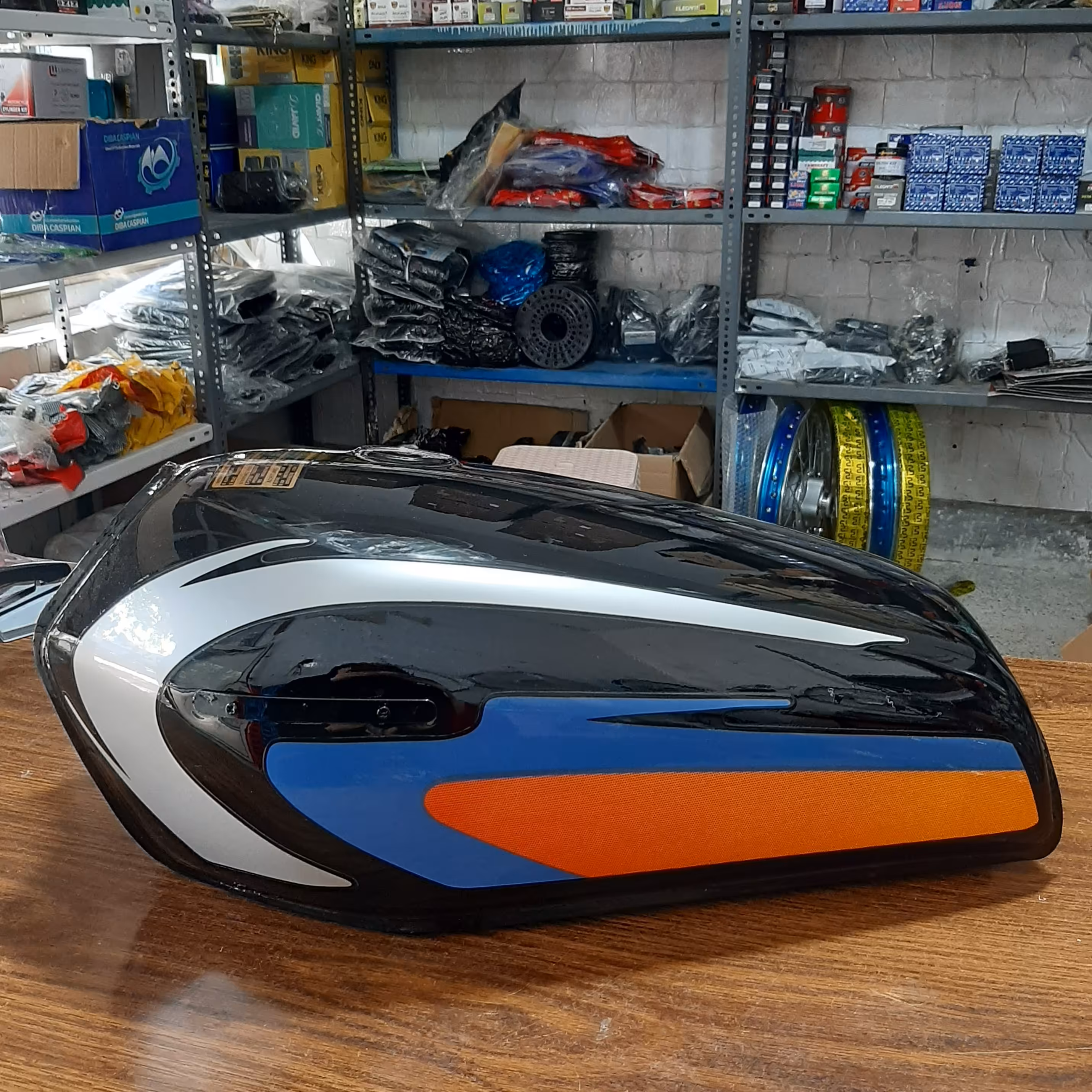 باک موتورسیکلت هندا مشکی اگزایتر ورق8