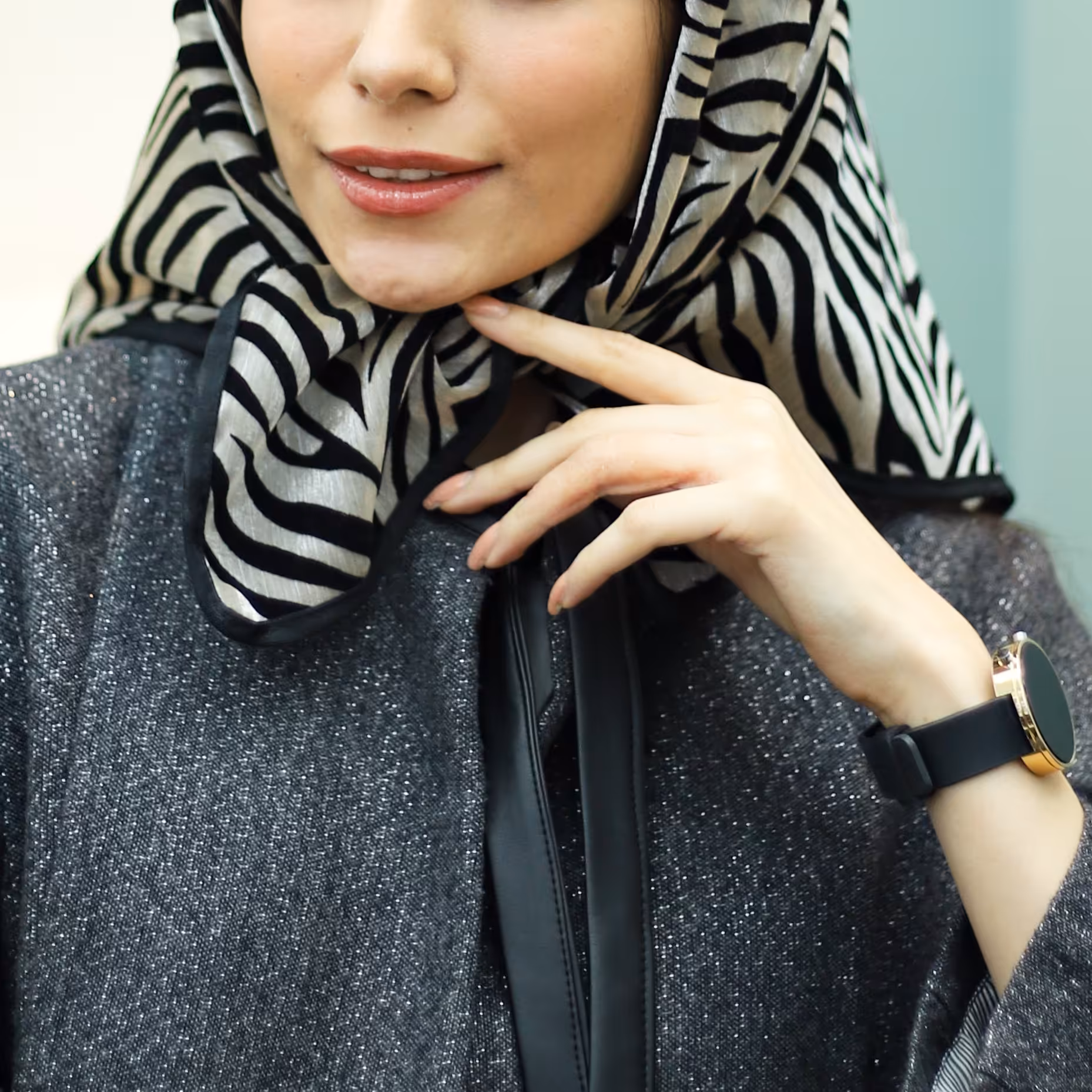 مینی اسکارف حریر طلایی دور دوخت