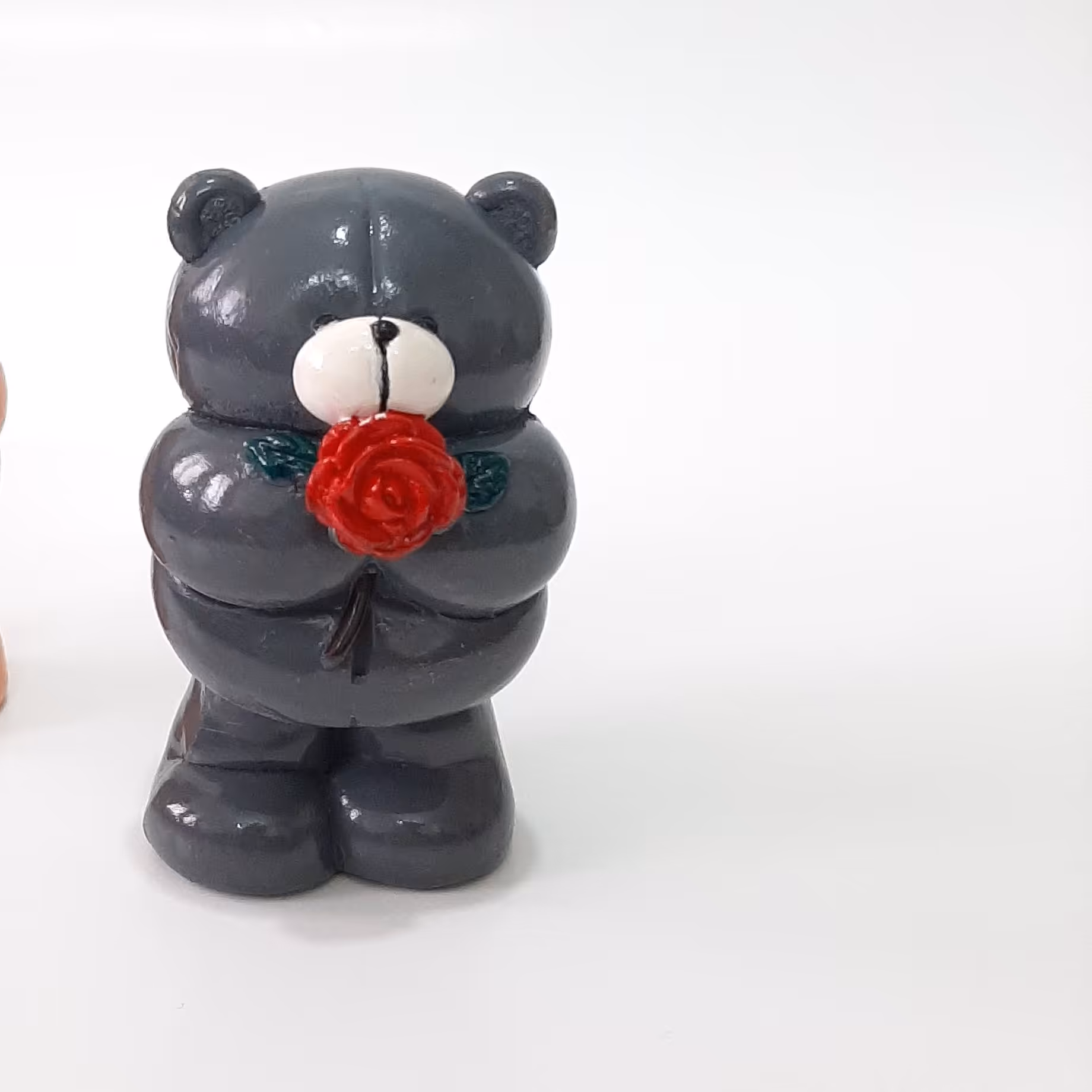 مجسمه خرس گل به دست 8/5سانتی متری طوسی