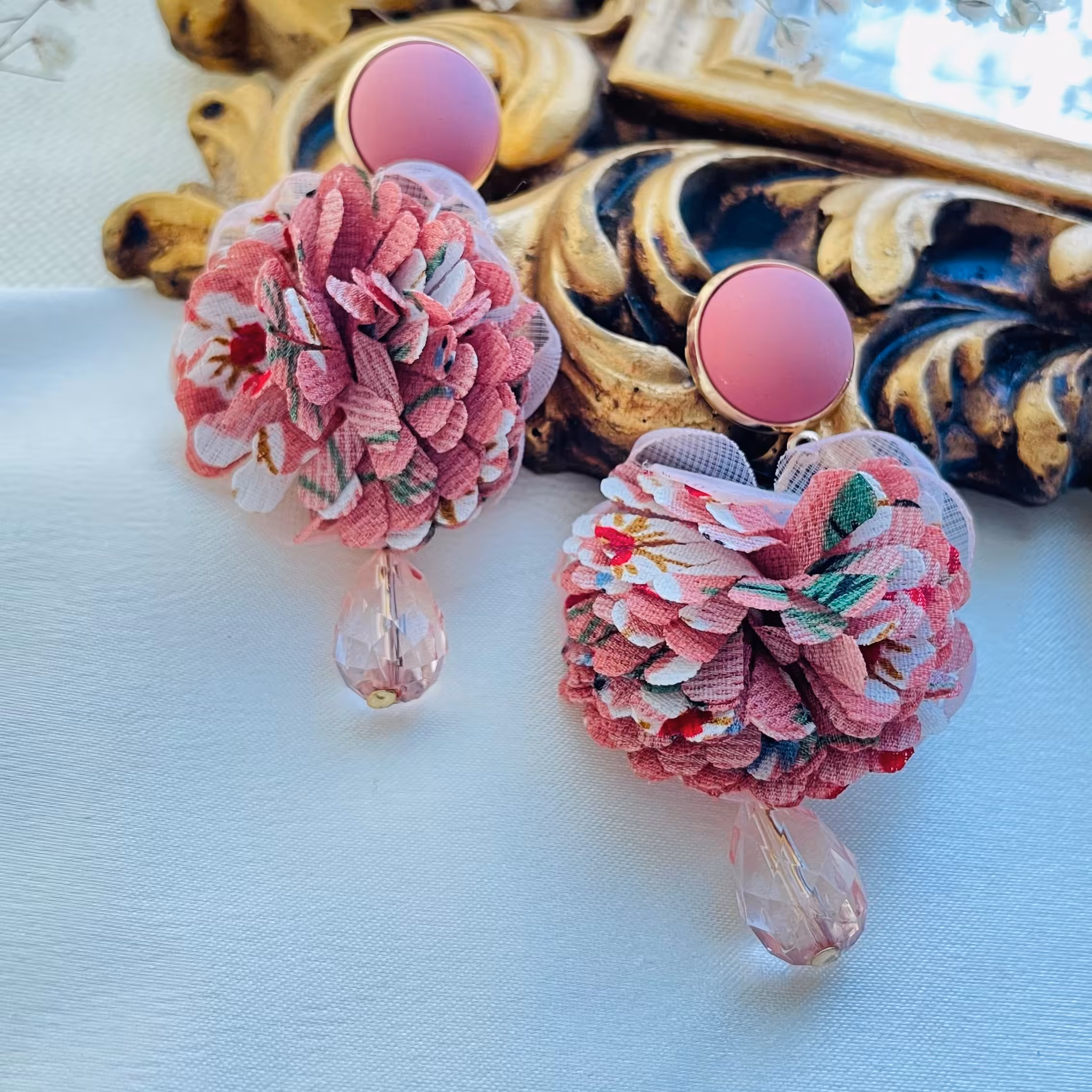 گوشواره فانتزی زنانه جنس حریر و رادیوم بسیارسبک ضد حساسیت