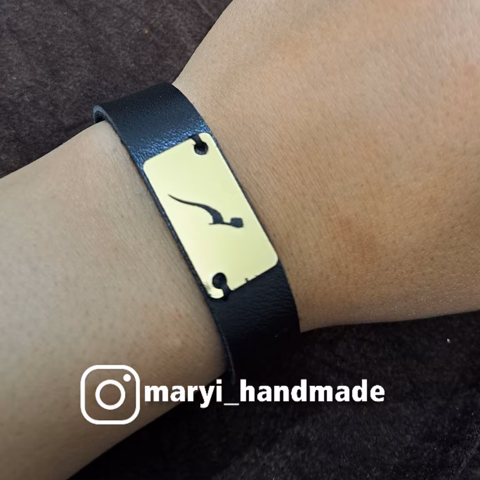 دستبند ماه مهر فقط یک عدد موجوده