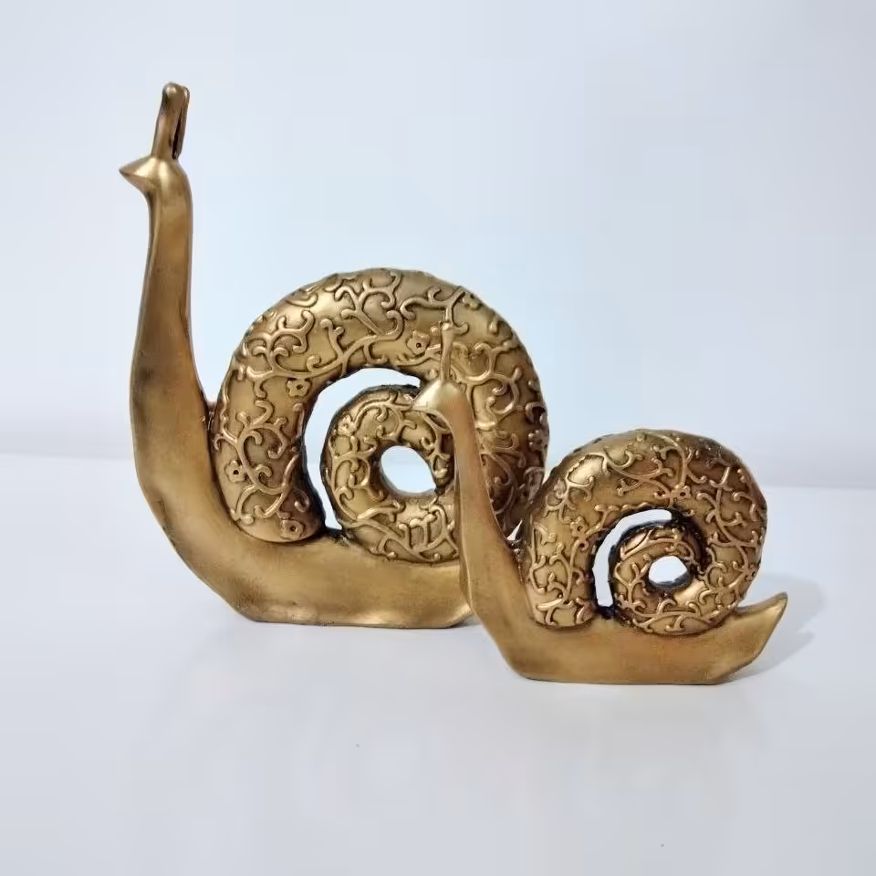 مجسمه حلزون دو تیکه