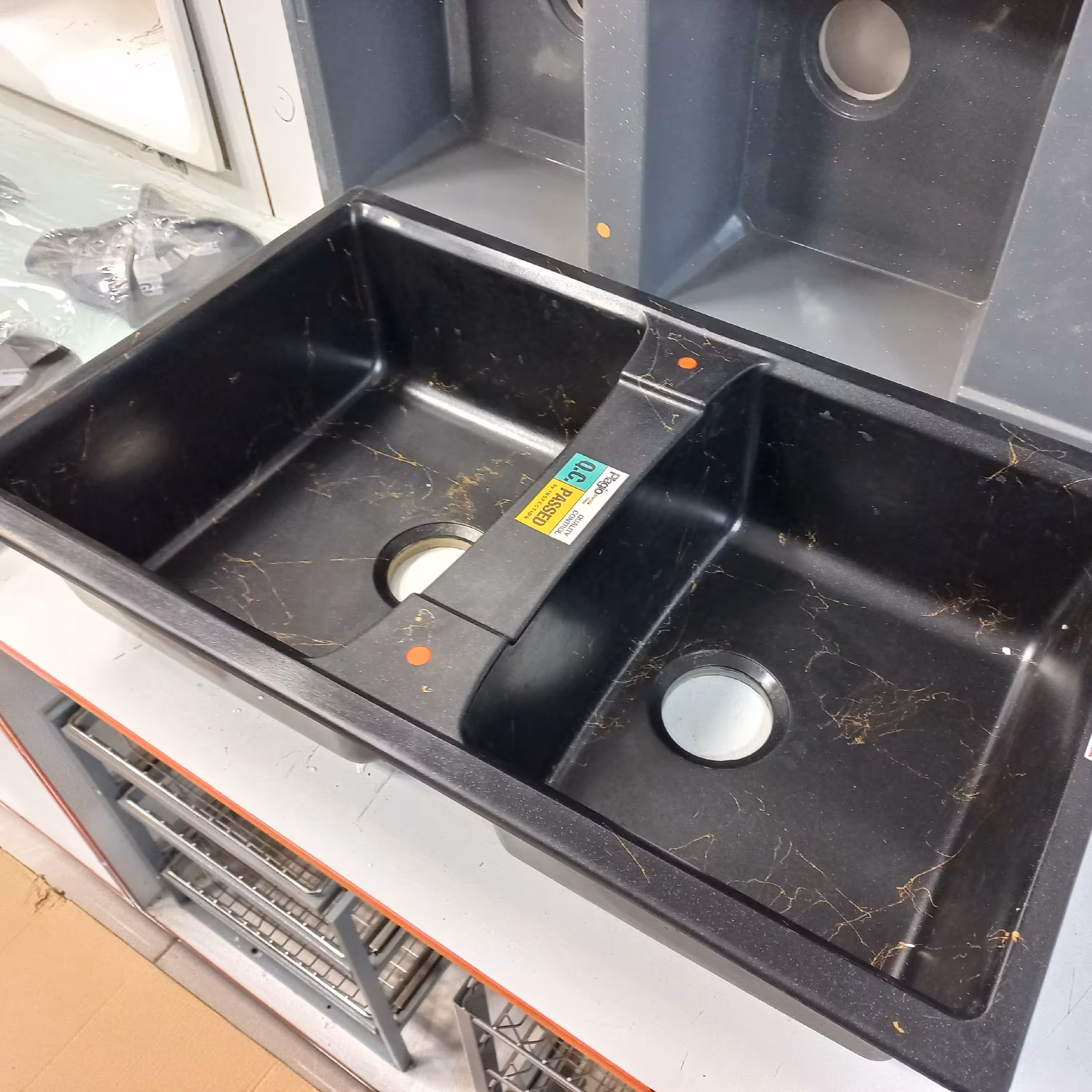 سینک ظرفشویی گرانیتی مدل P409 مشکی رگه طلایی ( ارسال توسط باربری پسکرایه)