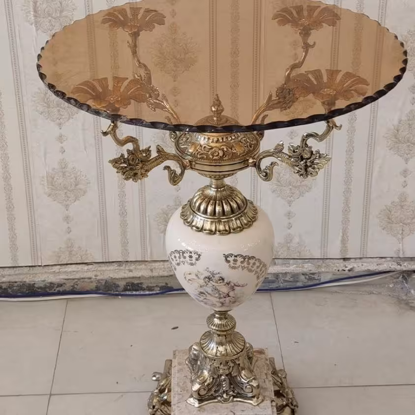 میز خاطره یا میز تلفن برنزی 