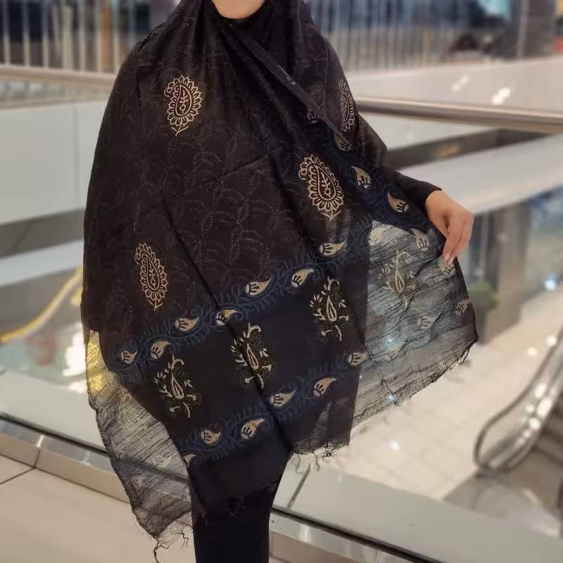 شال هندی ریشه گره ای
کیفیت بی نظیر
قواره 210در80
