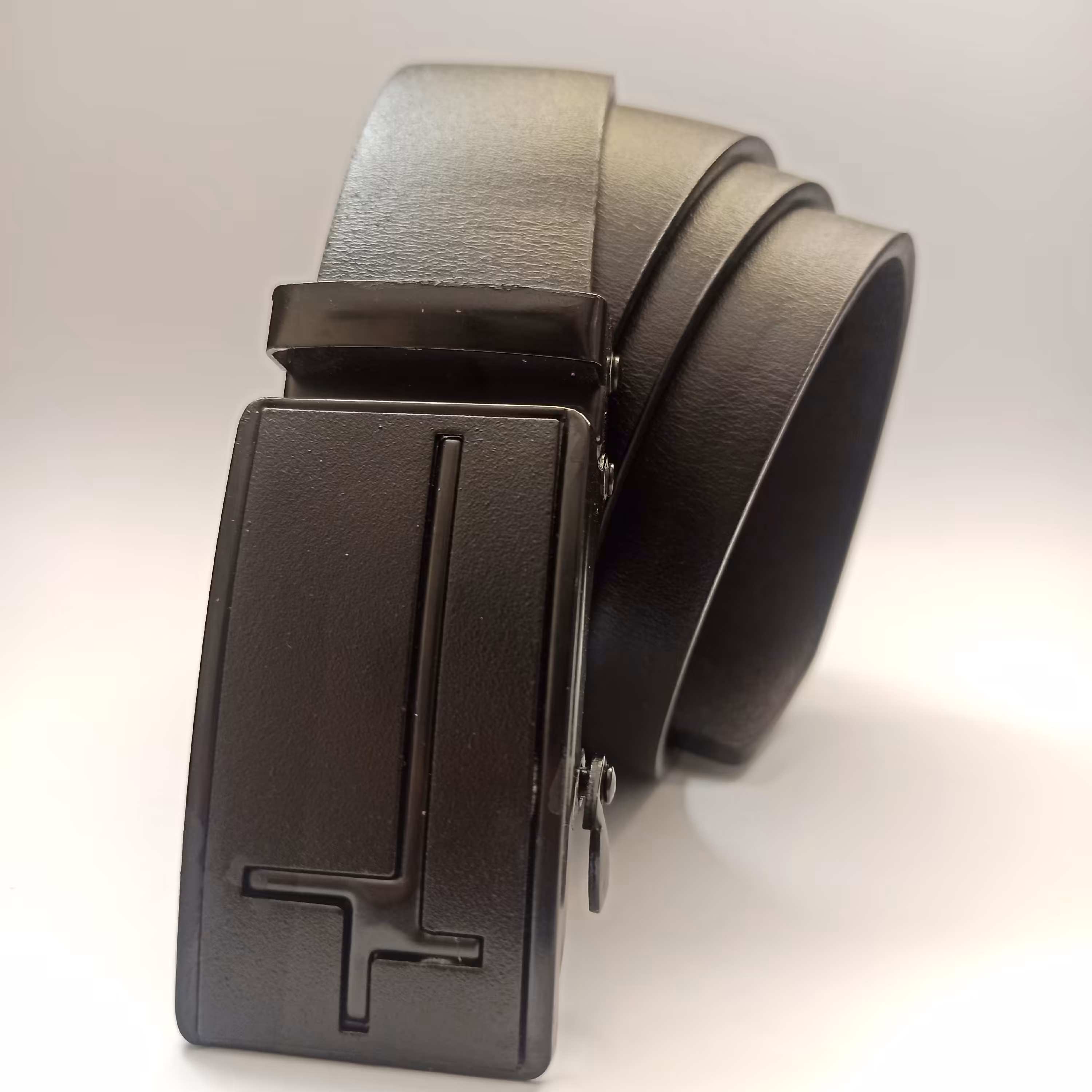 کمربند چرم طبیعی  وارداتی سگک ریلی 