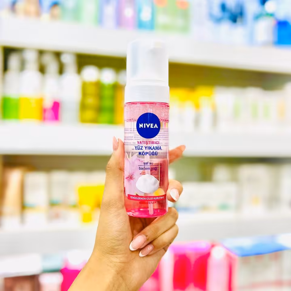 فوم شستشو صورت نیوآ