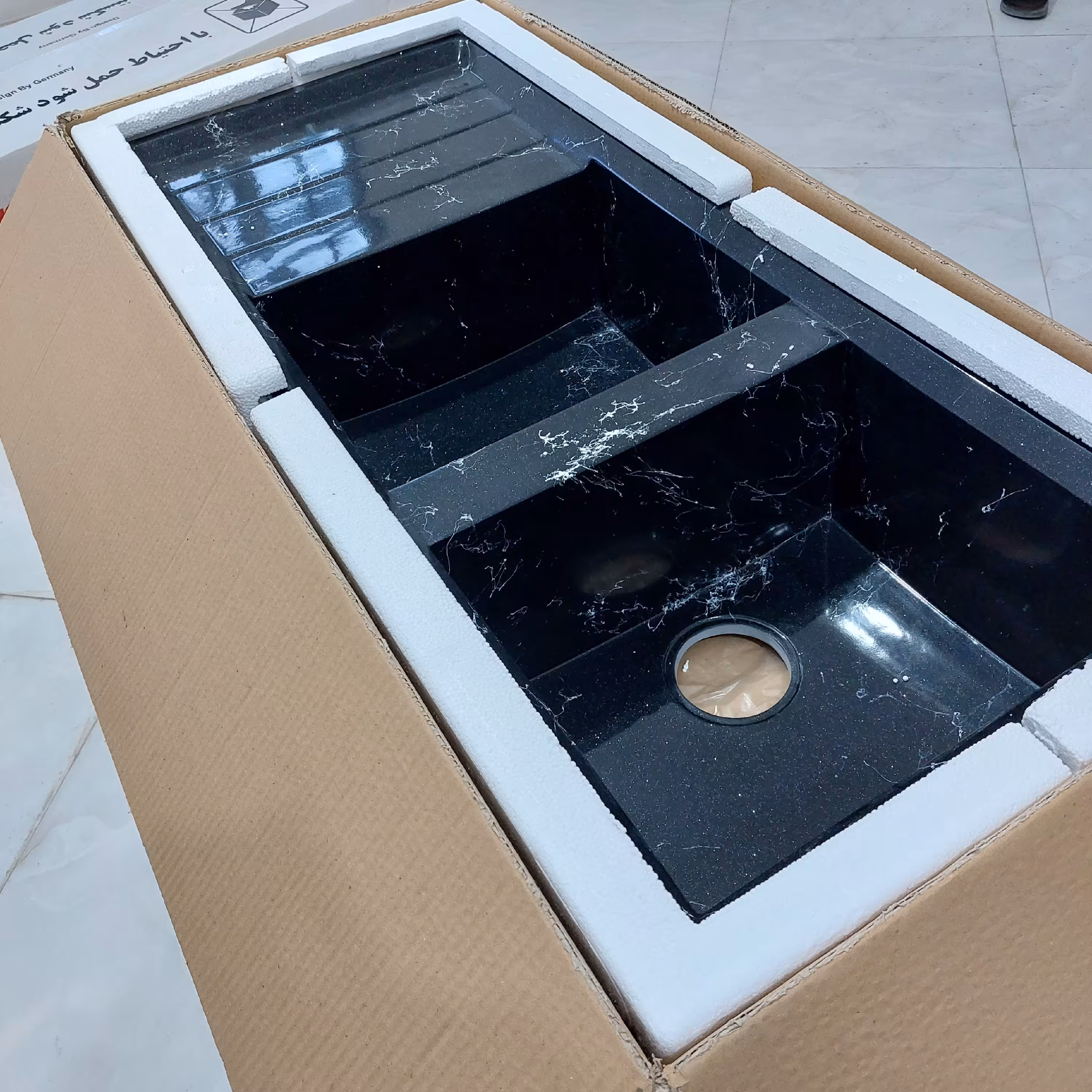 سینک گرانیتی مشکی رگه سفید با سیفون (پس کرایه)