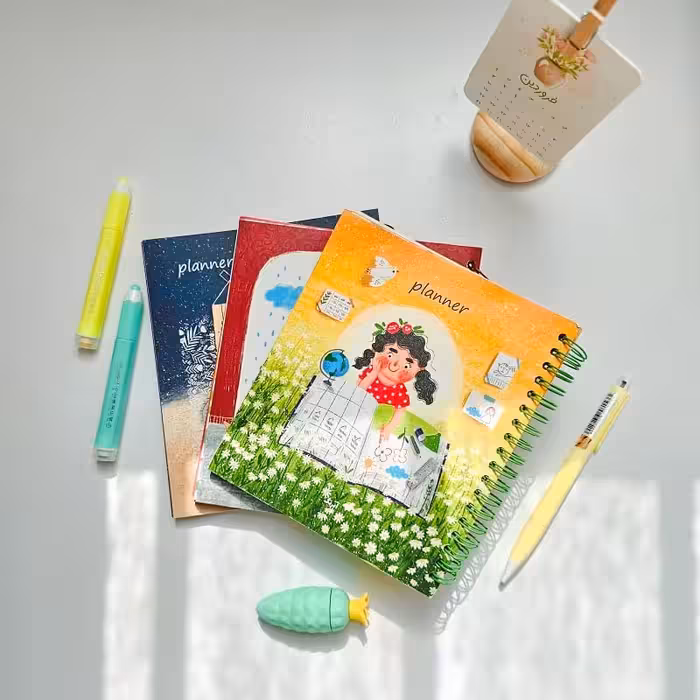 پلنر تحصیلی فانتزی طرح آبرنگ