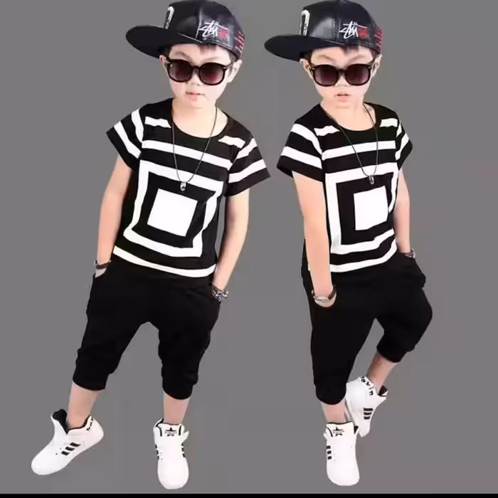 ست تیشرت و شلوارک اسپورت بچگانه شیک و زیبا مناسب حدود سنی 5 تا 11 سال جنس پارچه پنبه لاکرادار عالی کیفیت تضمینی 