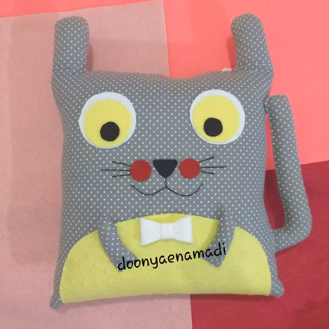 کوسن فانتزی طرح گربه با رنگ دلخواه شما