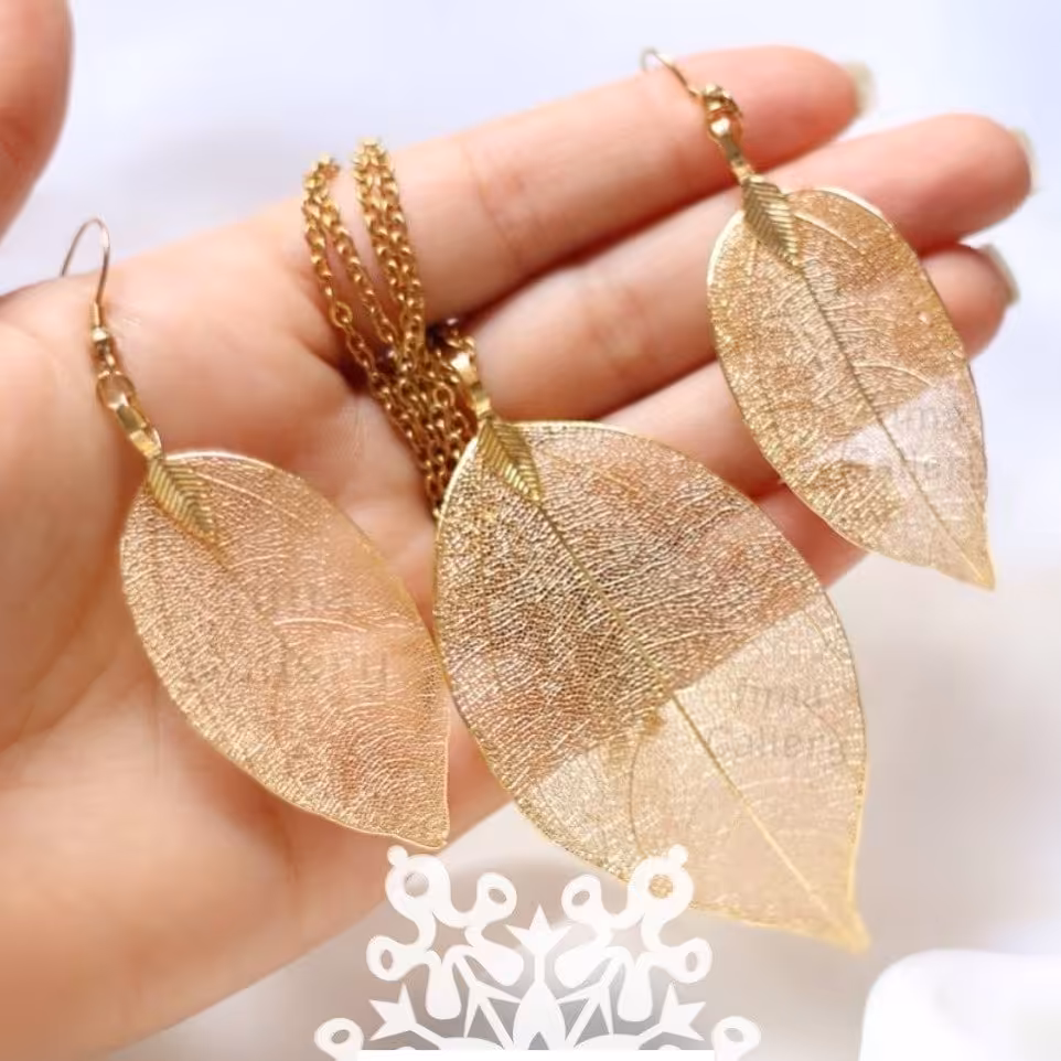 نیم ست  طرح برگ، گوشواره و گردنبند